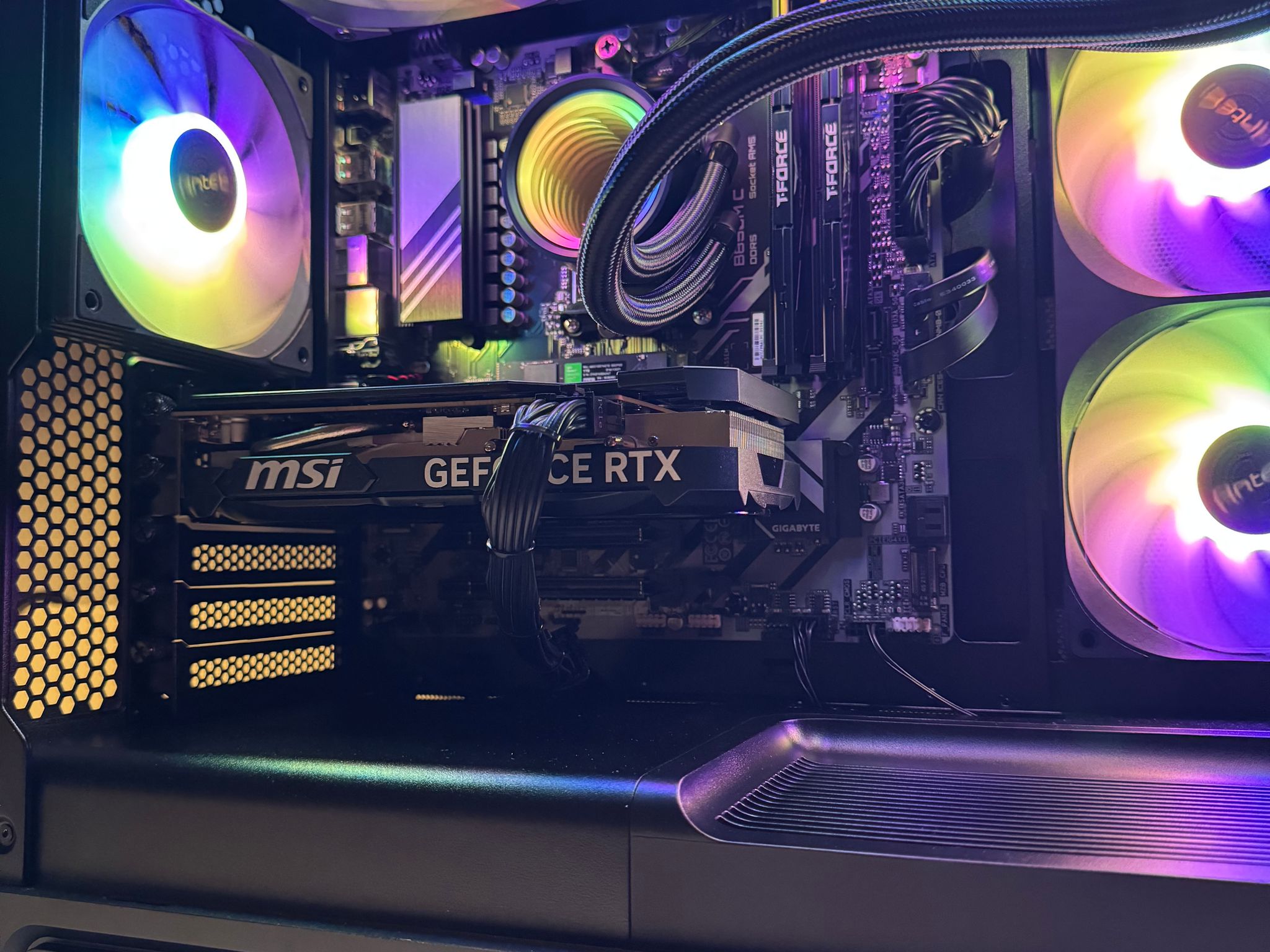 Dark Apex  | Custom Gaming PC | RTX 4060  - R5 7600X - 16GB Ram - 1TB Nvme
