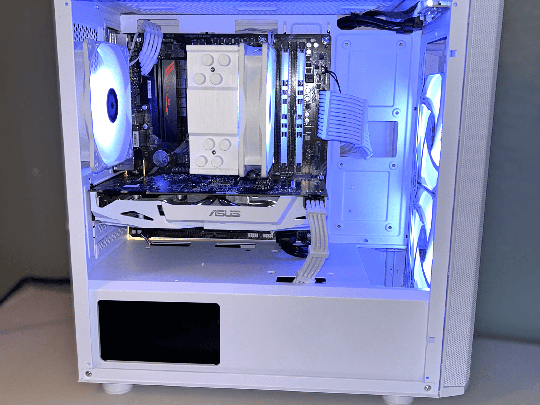 Custom White Gaming PC | GTX 1070 8Gb + Ryzen 5 2600