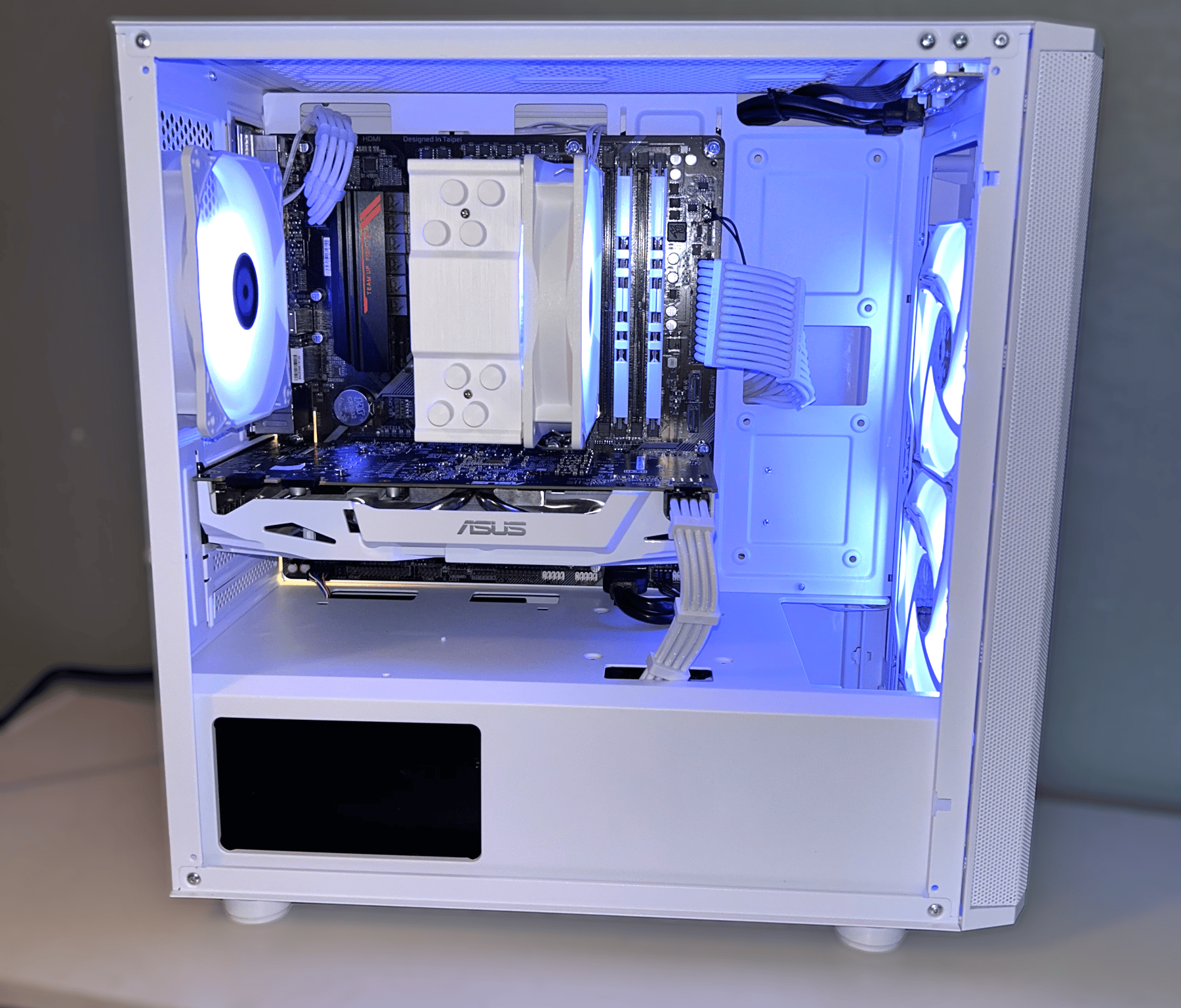 Custom White Gaming PC | GTX 1070 8Gb + Ryzen 5 2600