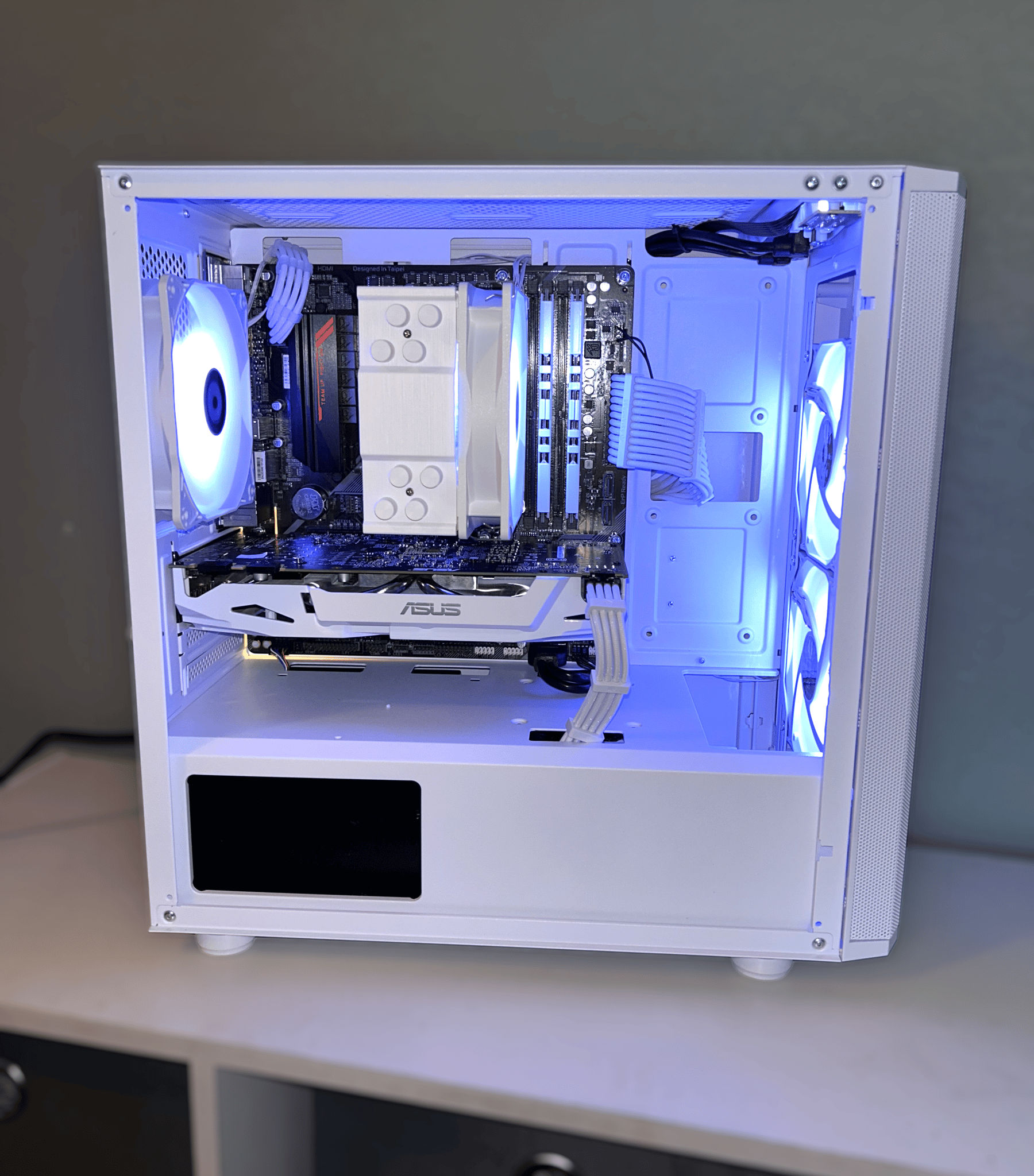 Custom White Gaming PC | GTX 1070 8Gb + Ryzen 5 2600