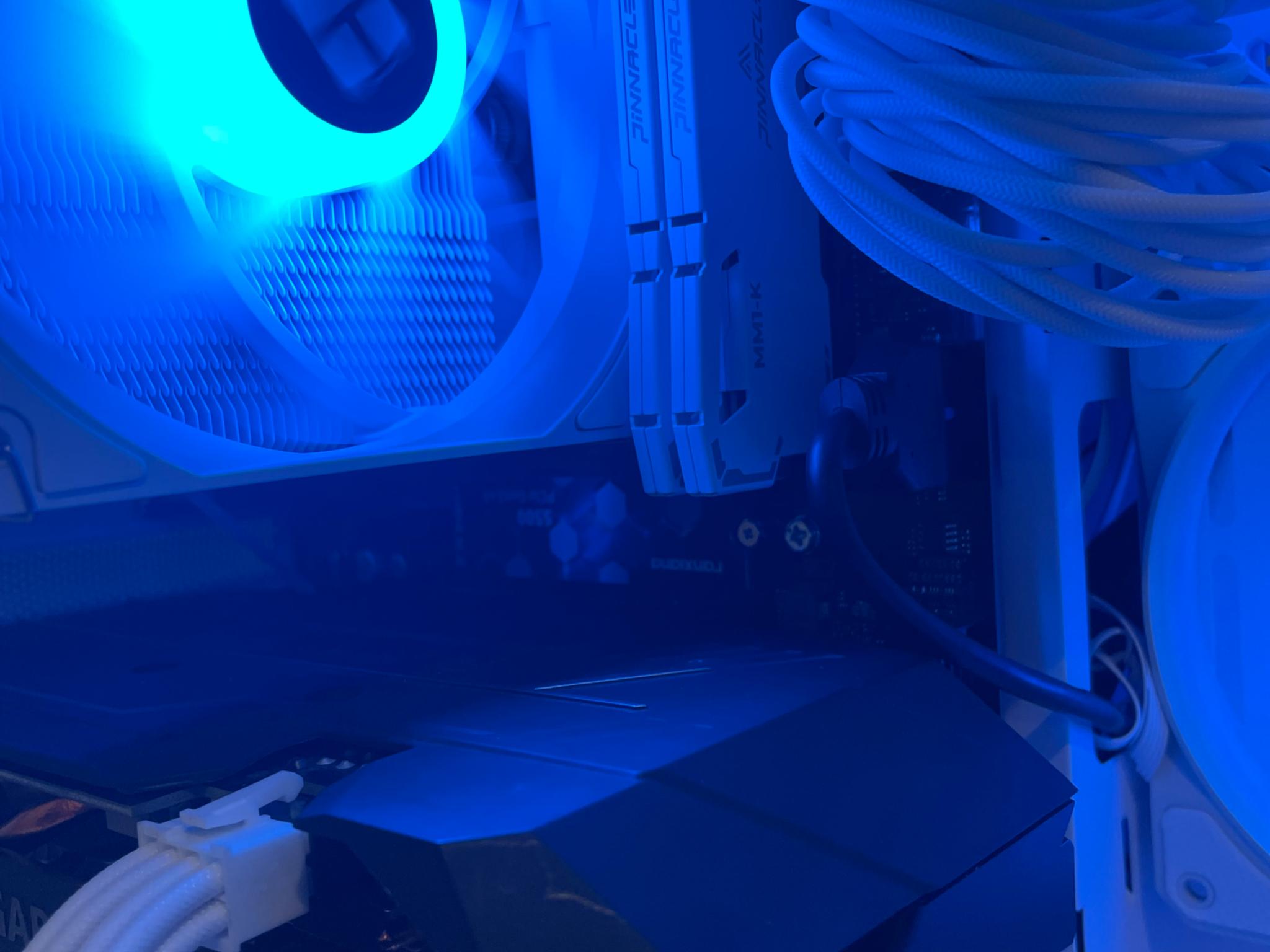 White Gaming Pc Gtx 1660 6gb, Ryzen 5 3600, Ram 16gb,