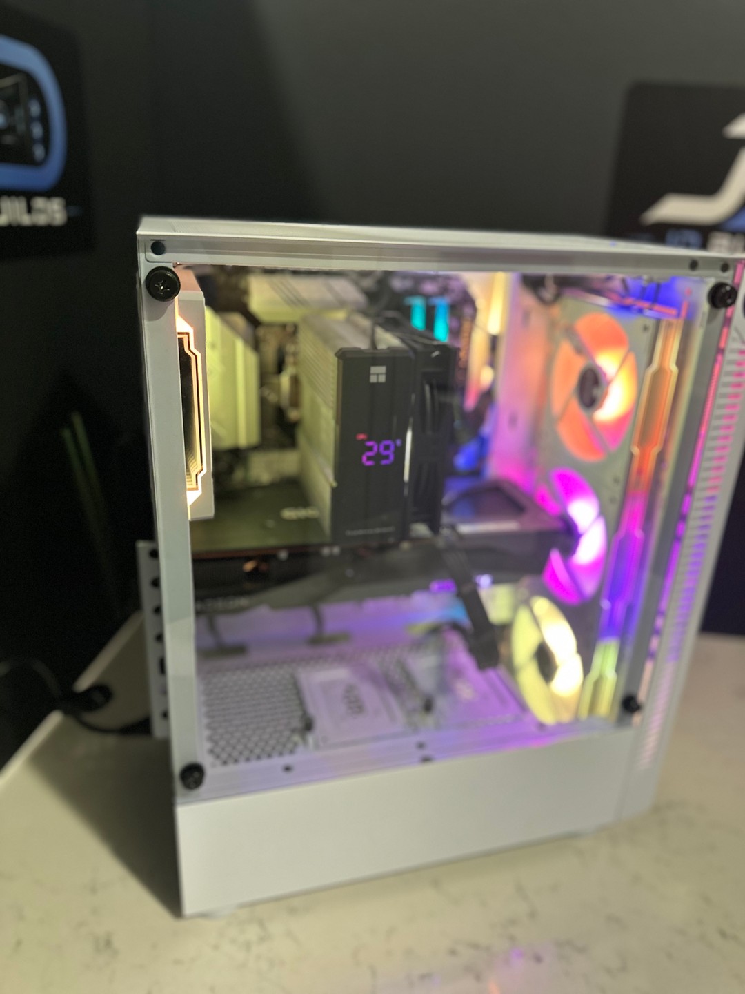 Intel Core i5-10500 - Radeon RX 7600 - Mid Tower Gaming PC White
