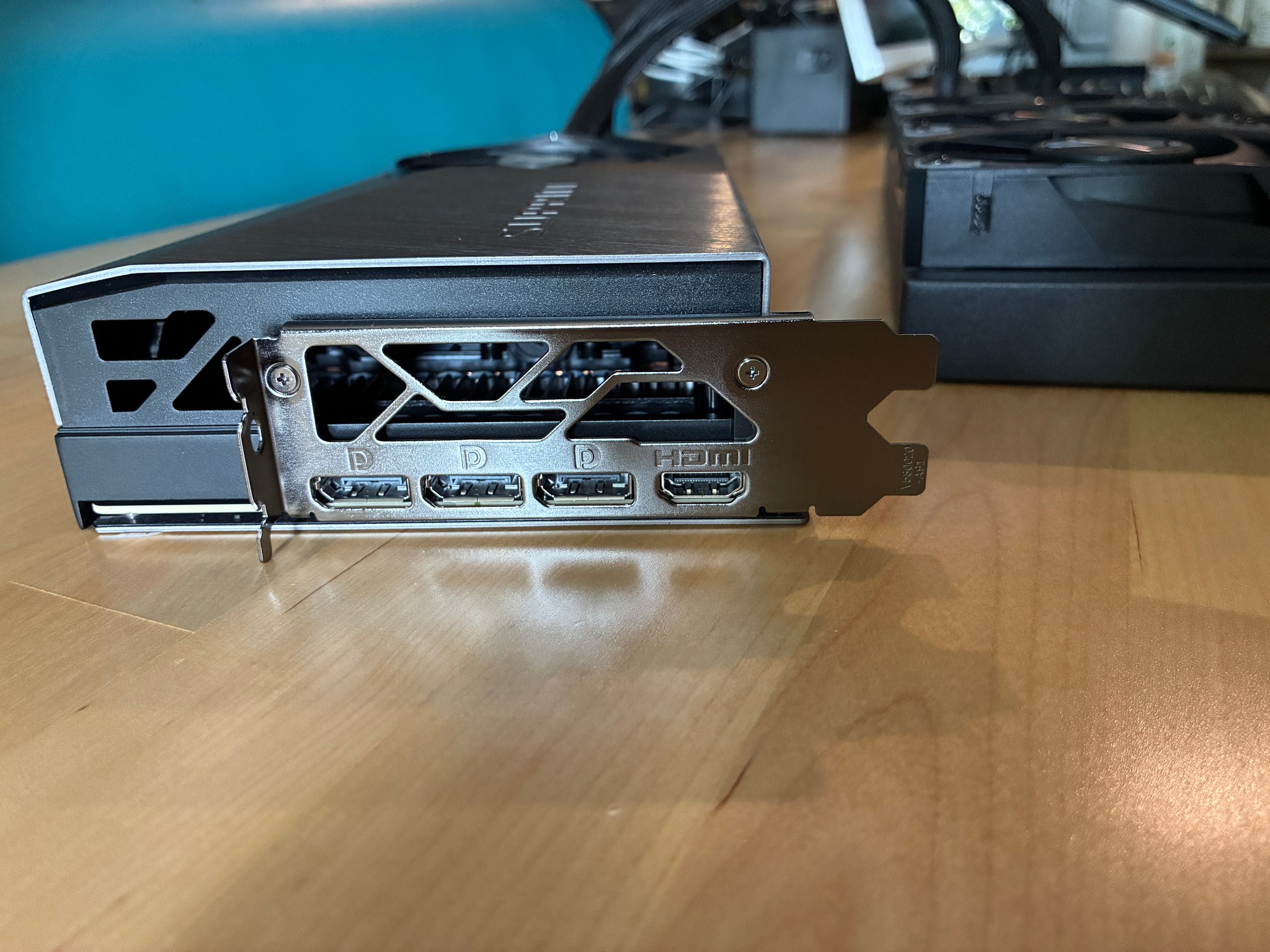 MSI GeForce RTX™ 5090 SUPRIM LIQUID SOC 32G G5090-32SLS