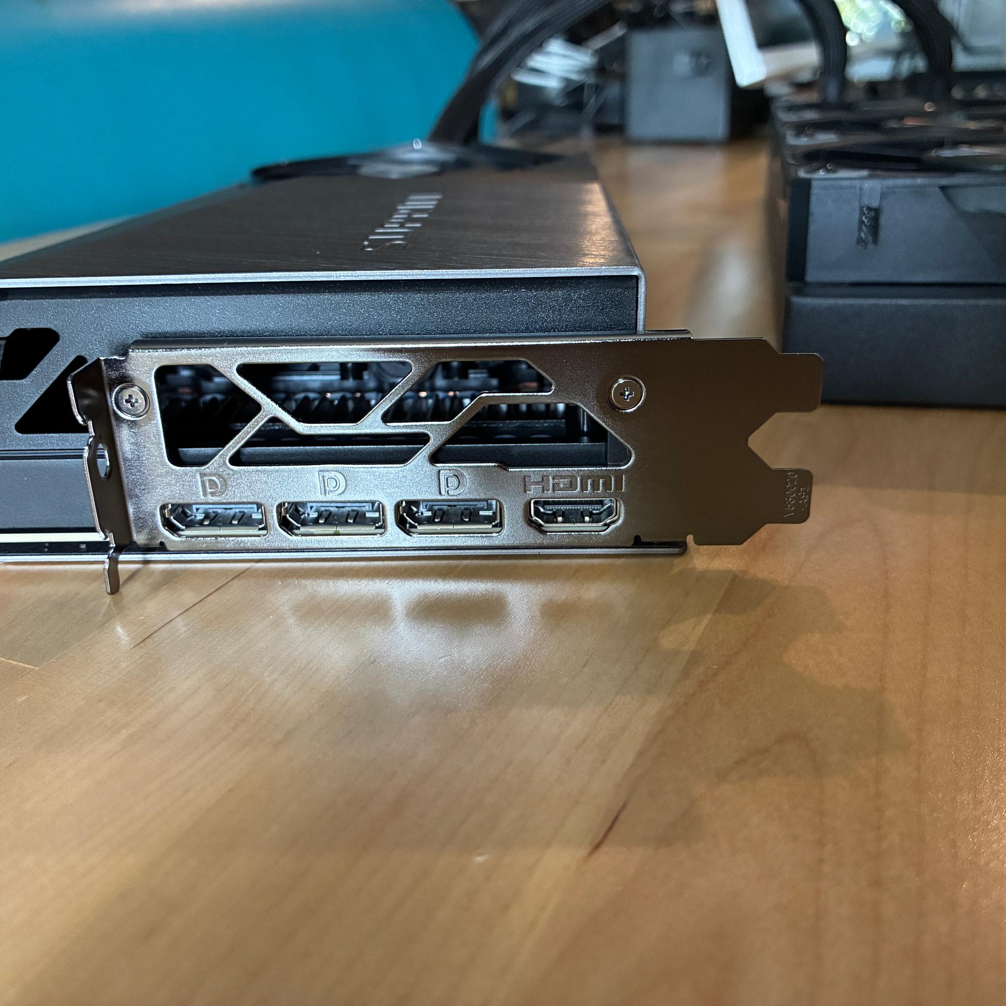 MSI GeForce RTX™ 5090 SUPRIM LIQUID SOC 32G G5090-32SLS