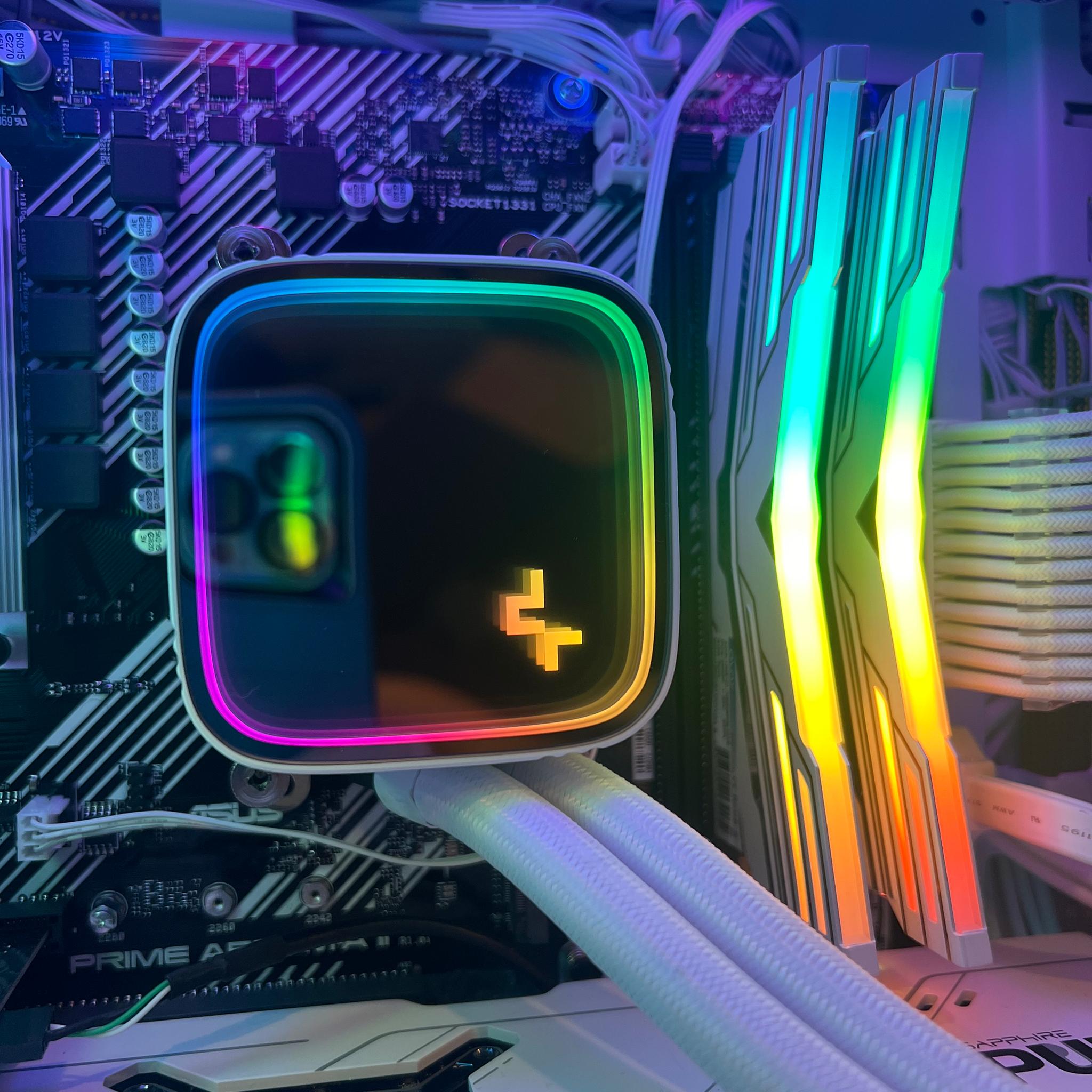 "Northern Lights" 5800x, RX 7800XT, 2tb, white gaming pc with 32gb ram and WI-FI