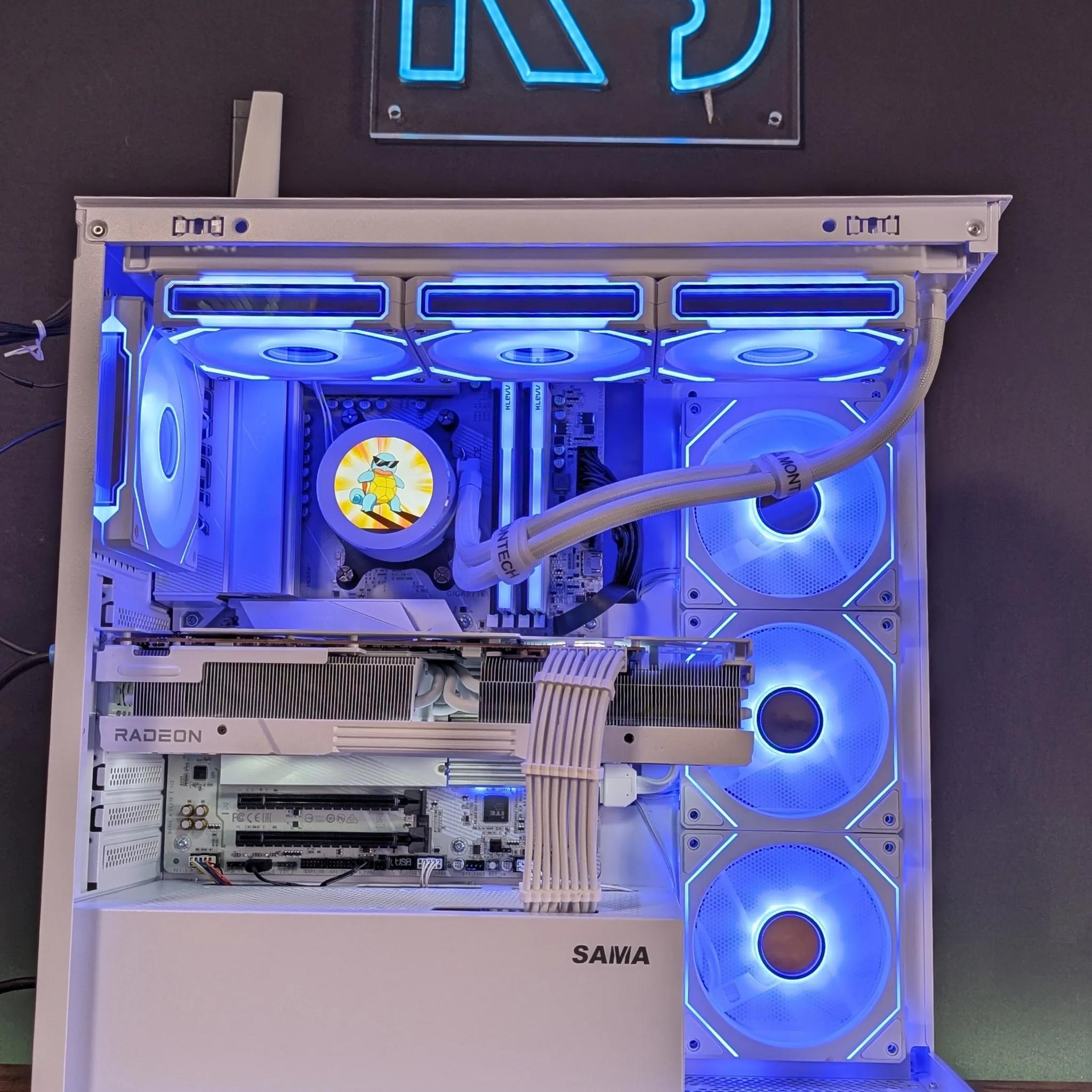 RX 7900XT 20GB // Ryzen 7800x3D // 32GB DDR5 // 2TB Gen4 NVMe // WiFi