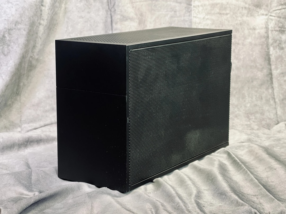 FormD T1 Black Sandwich + PCIe4.0 ケーブル width=1080,quality=90,format=