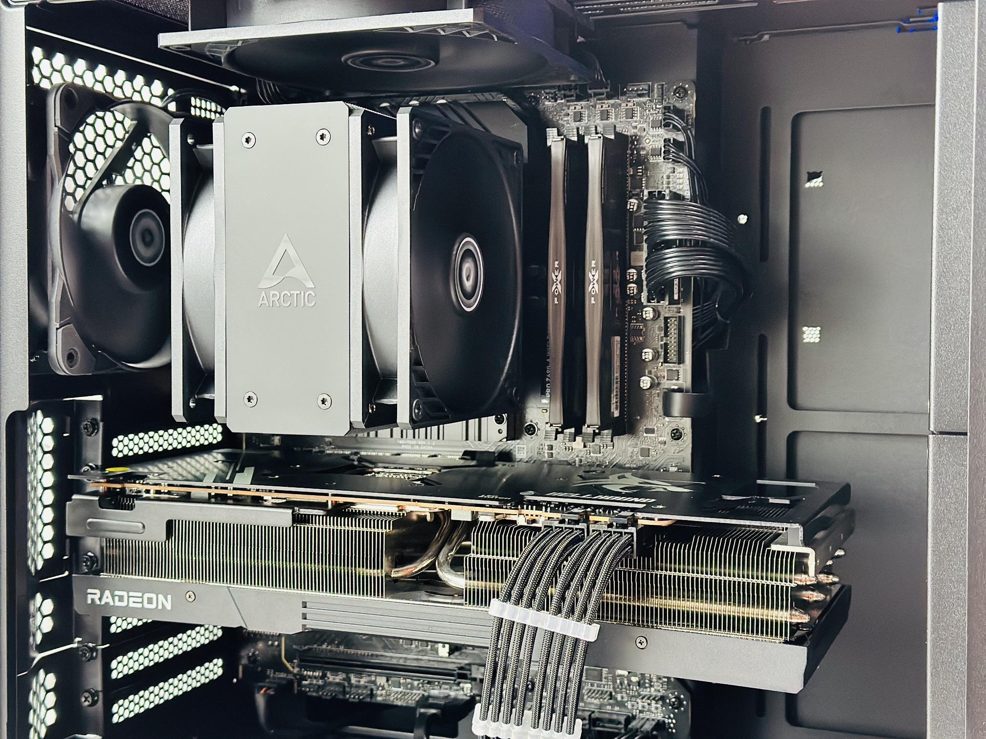 🖤 4K-Pure performance!◼️AMD RX 7900 XT 20GB◼️AMD Ryzen 5 7600X◼️32GB DDR5 RAM◼️1TB NVME