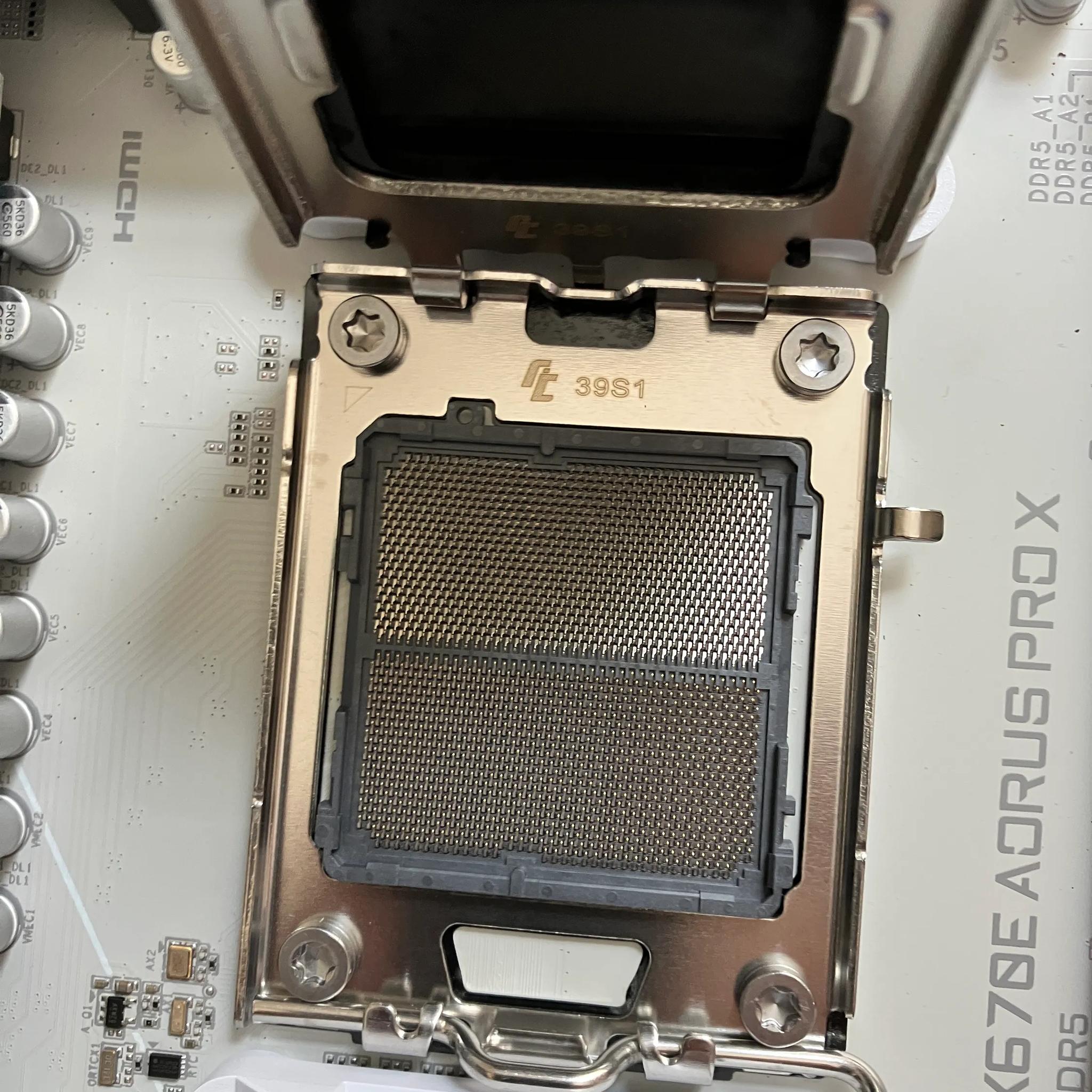 Gigabyte Aorus X670E Pro X