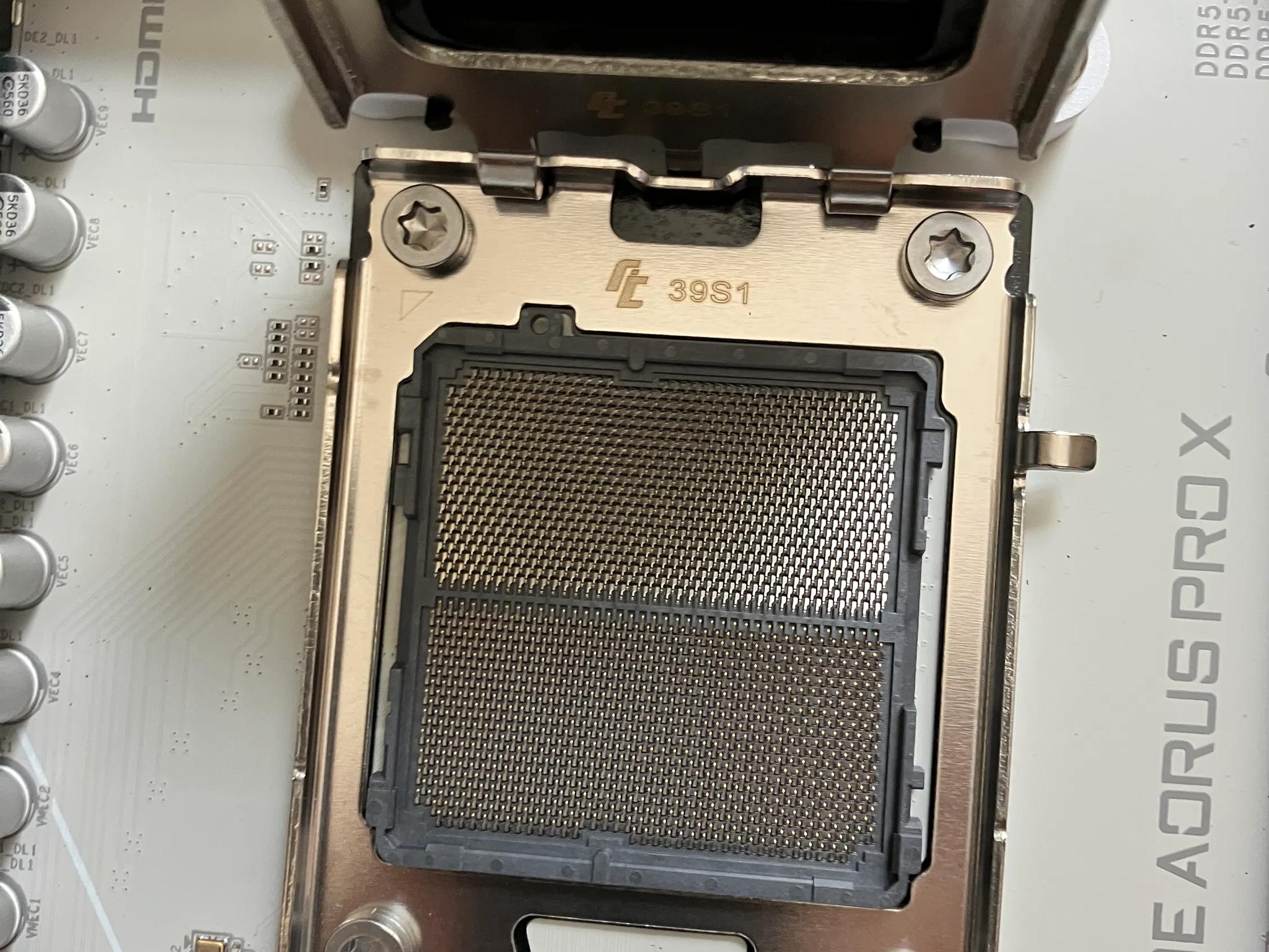 Gigabyte Aorus X670E Pro X