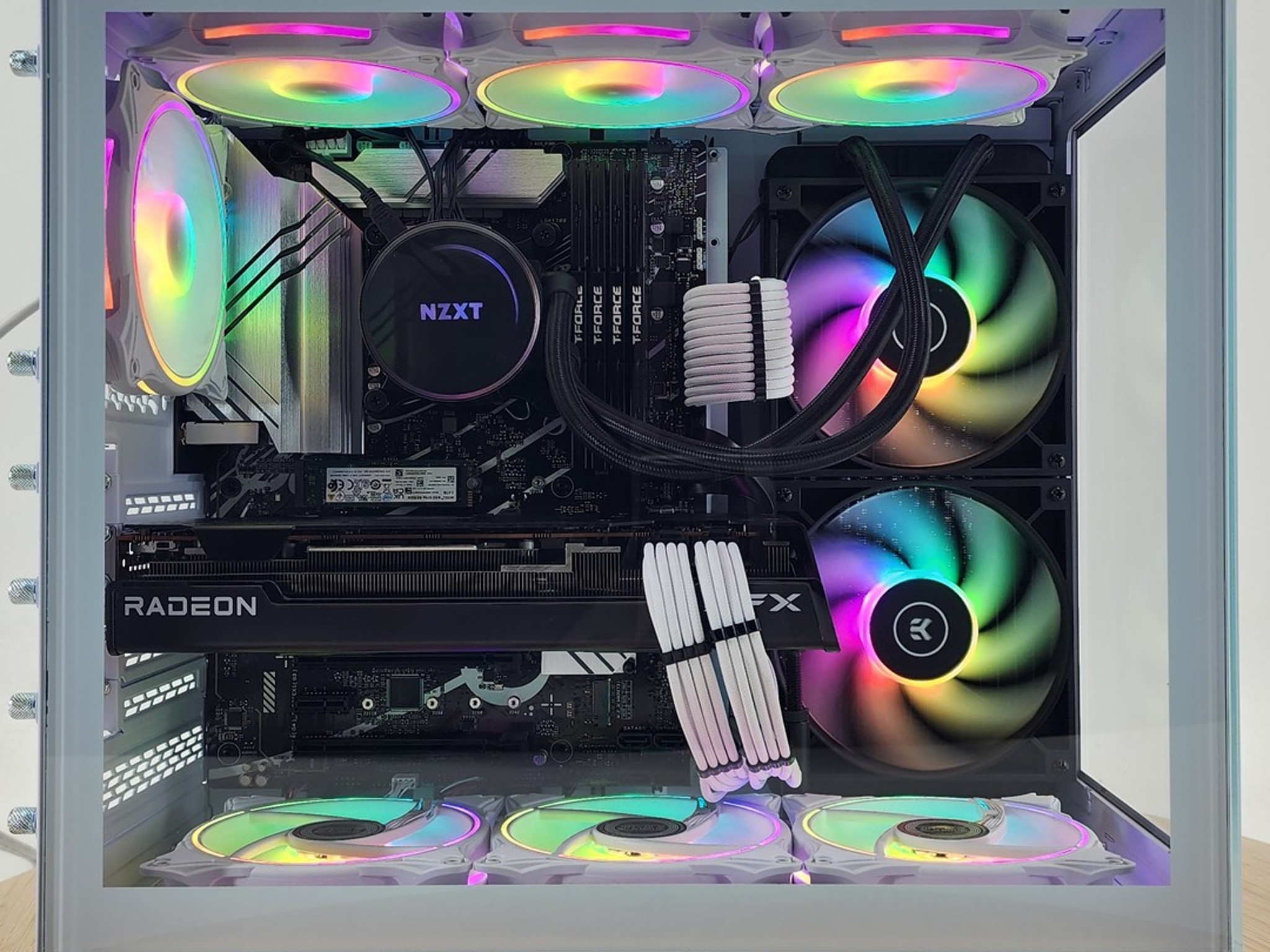 Gaming PC i9-14900K 32GB RAM 2TB SSD RX 7800 XT 16GB Windows 11 Computer