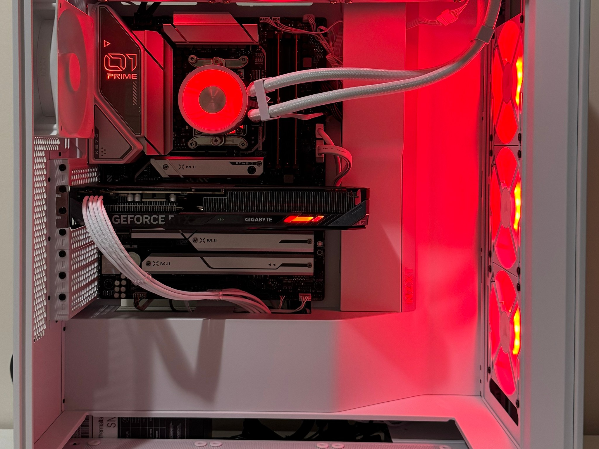 AMD Ryzen 7 8700F 64GB DDR5 RAM GeForce RTX 5060 1TB NVMe SSD NZXT H7 Flow AM5 Gaming PC
