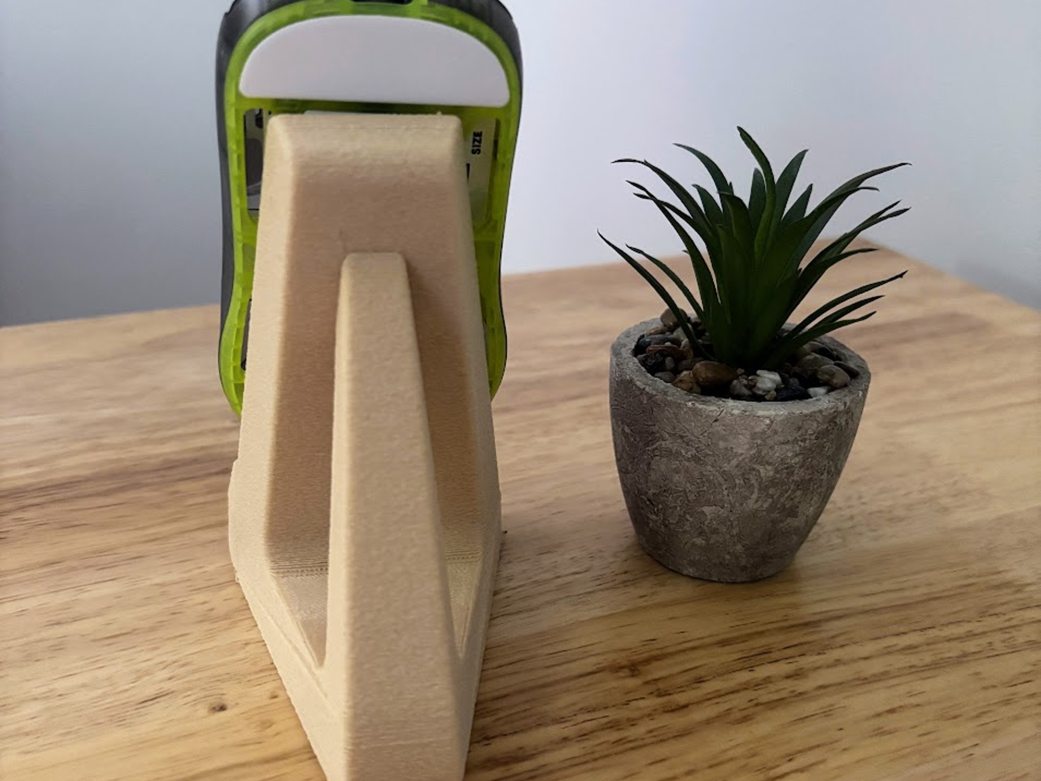 Minimalist Wood PLA Mouse Stand, Cork Lined, Gaming Desk Accessory (3D Printed)