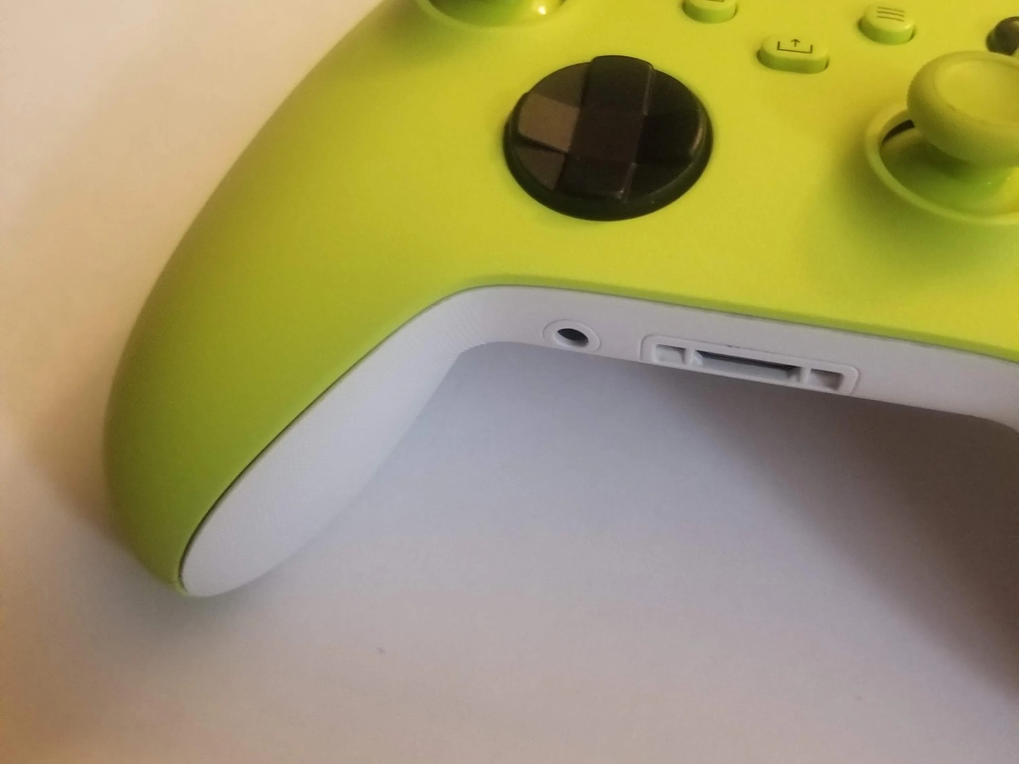 Xbox Core Wireless Controller Electric Volt Xbox Series X|S Xbox One Windows