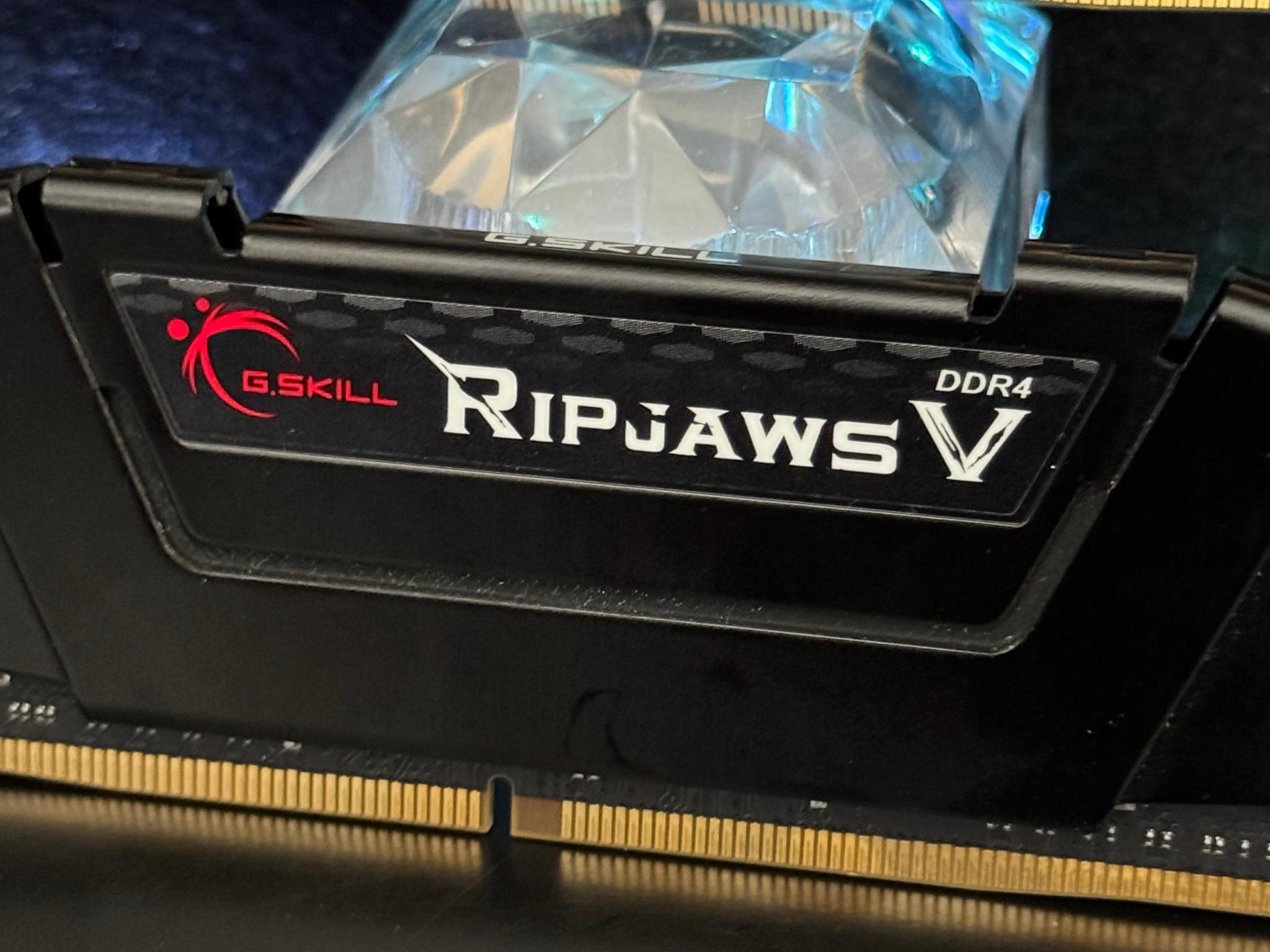 GSKILL RipJaws DDR4 (2 X 16GB)
