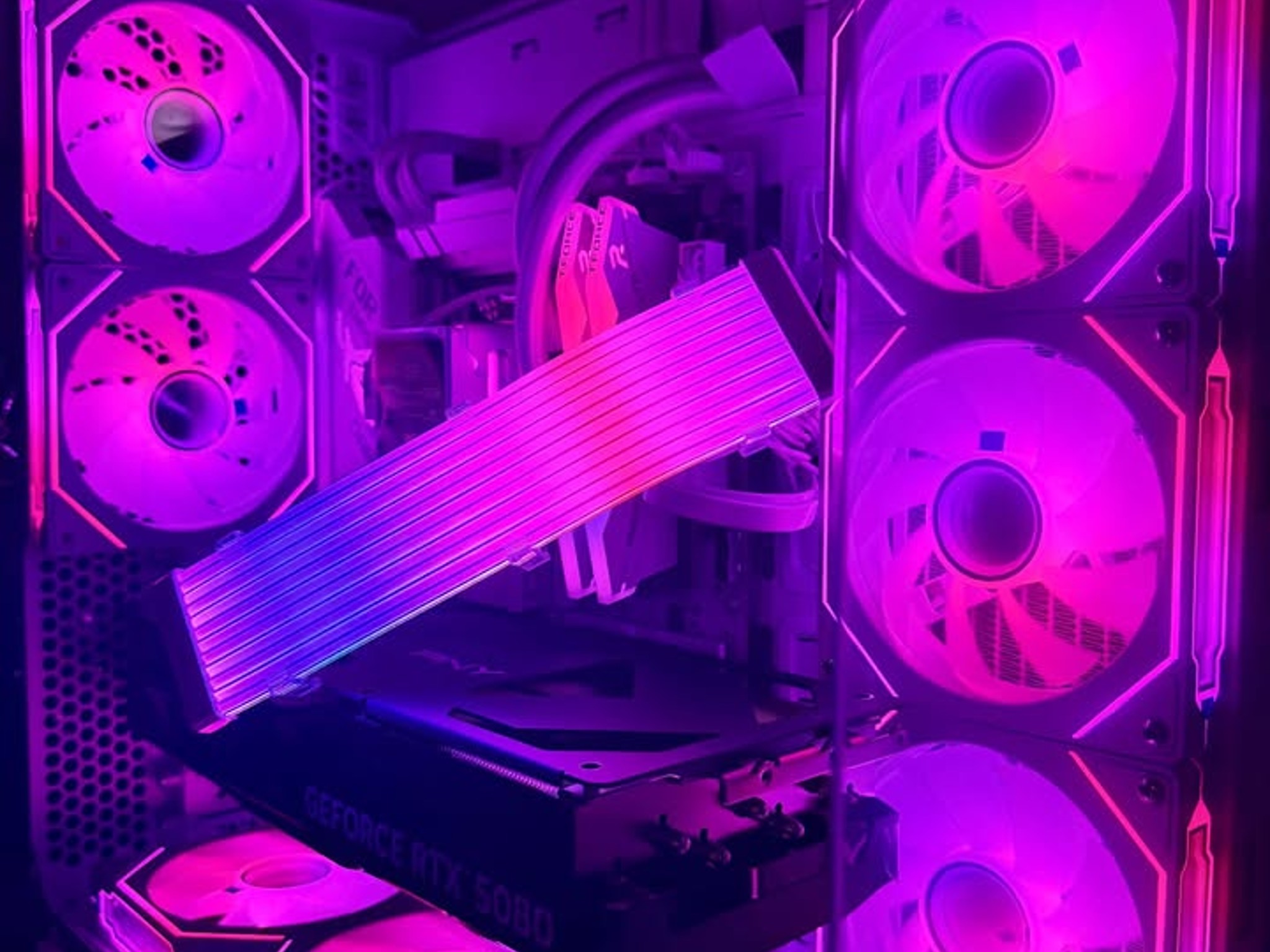 ❄️ Snow Vision- 9800X3D | RTX 5080 |32GB DDR5 | Windows 11 Pro