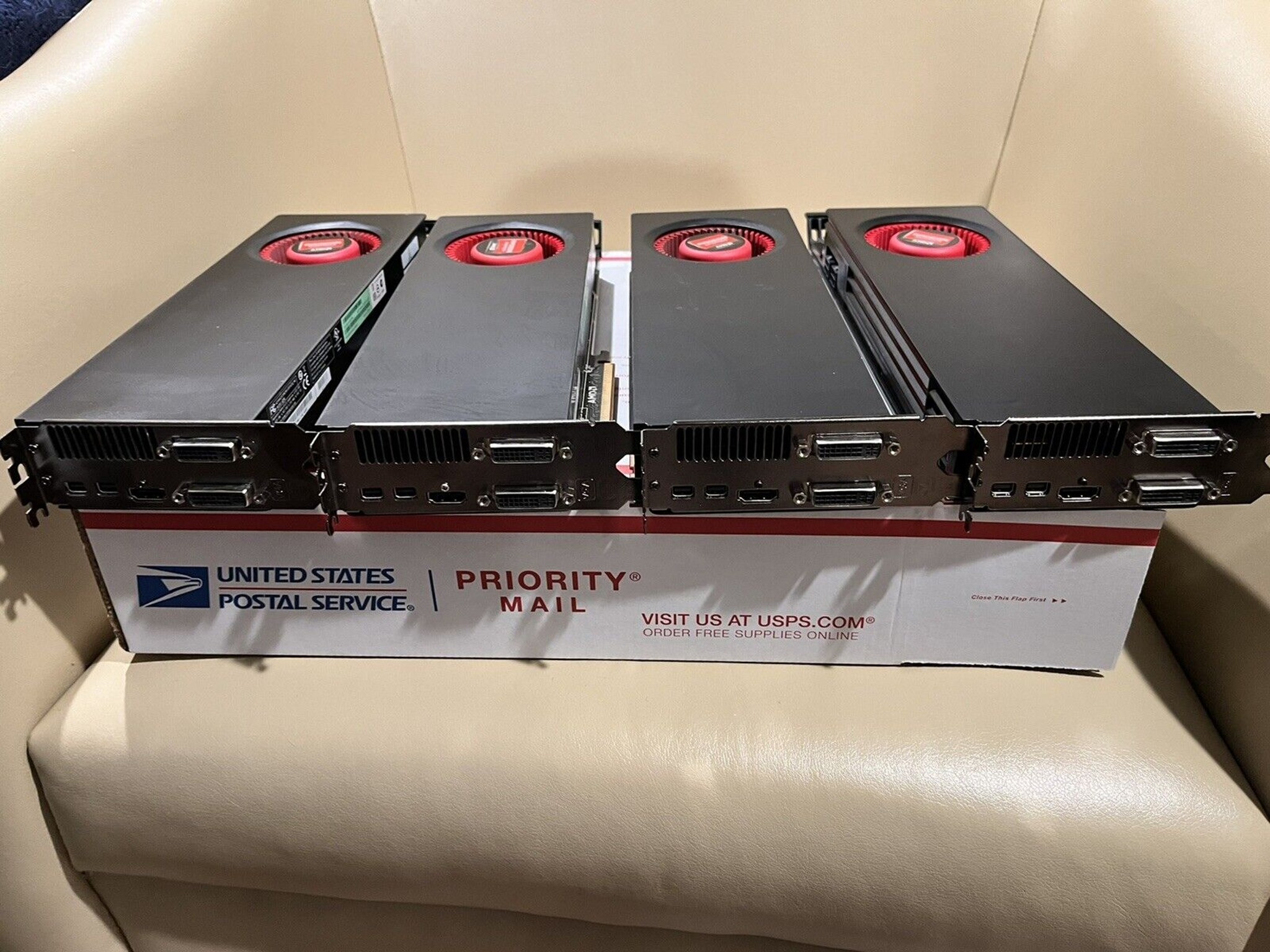 4x AMD Radeon HD 6950 2GB (4x Lot)