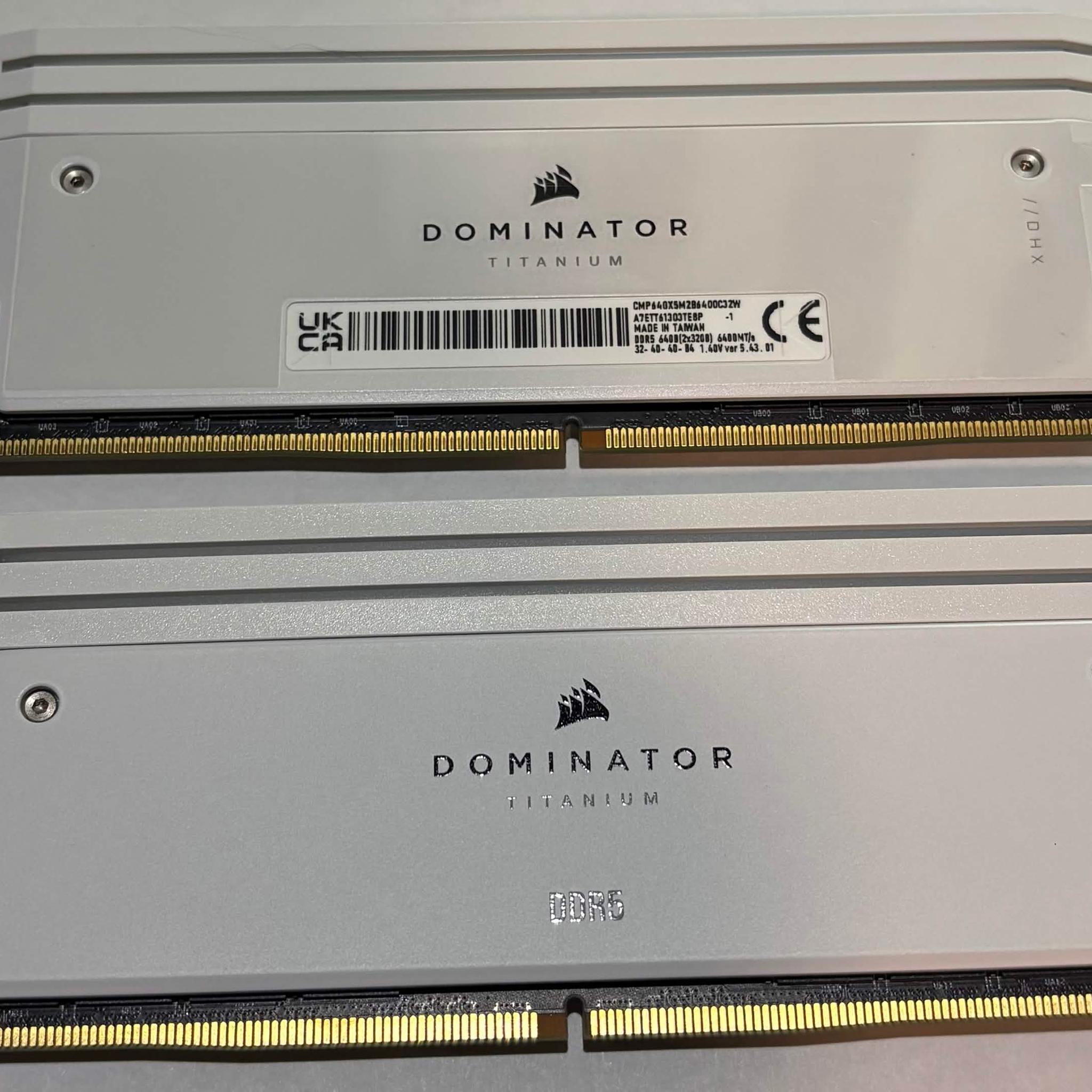 Corsair Dominator Titanium DDR5 32GB DDR5-6400 (2x32GB)
