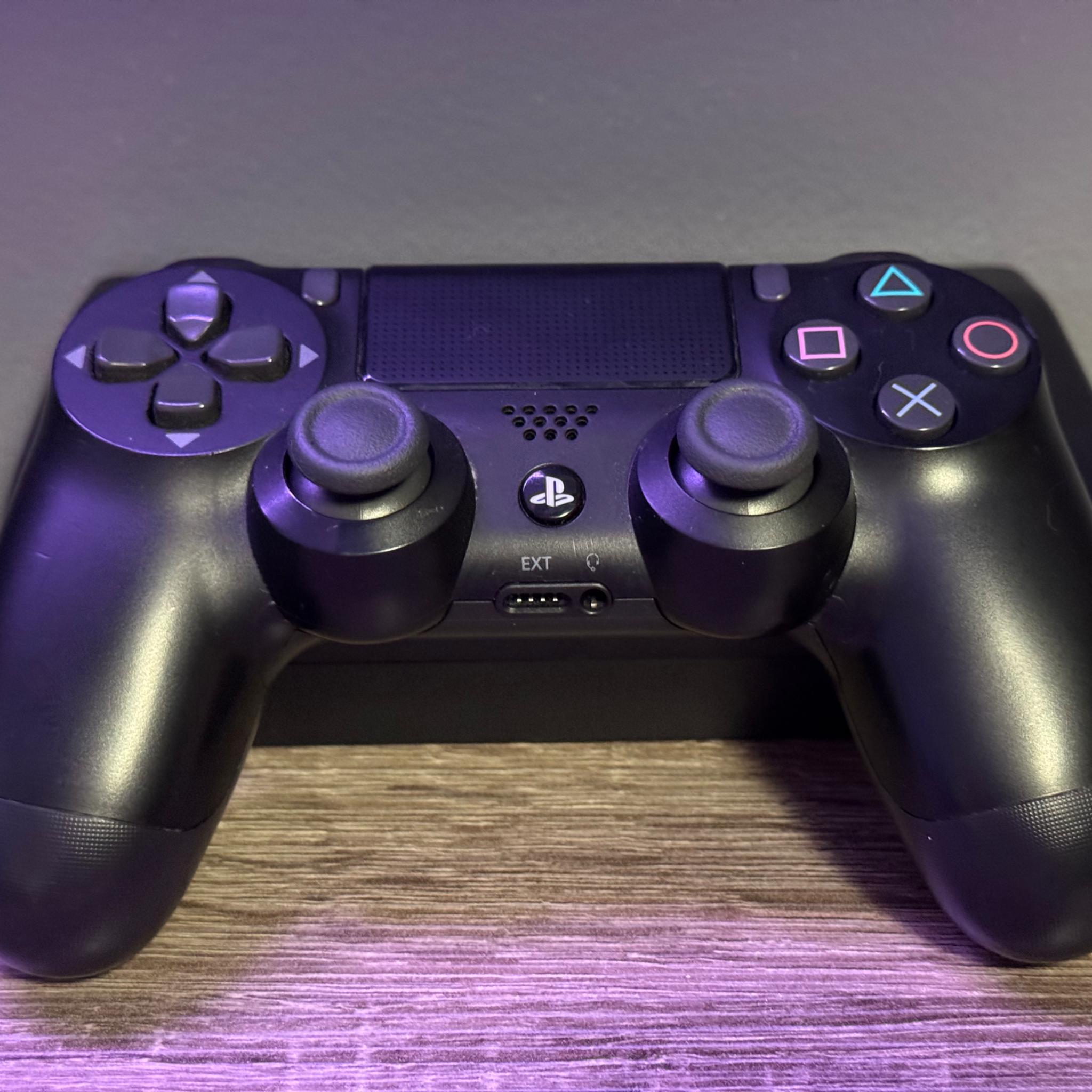 Refurbished Playstation 4 - 500GB Matte Black|CUH-1215A Software 9.00 + 2 PS4 DualSense Controllers