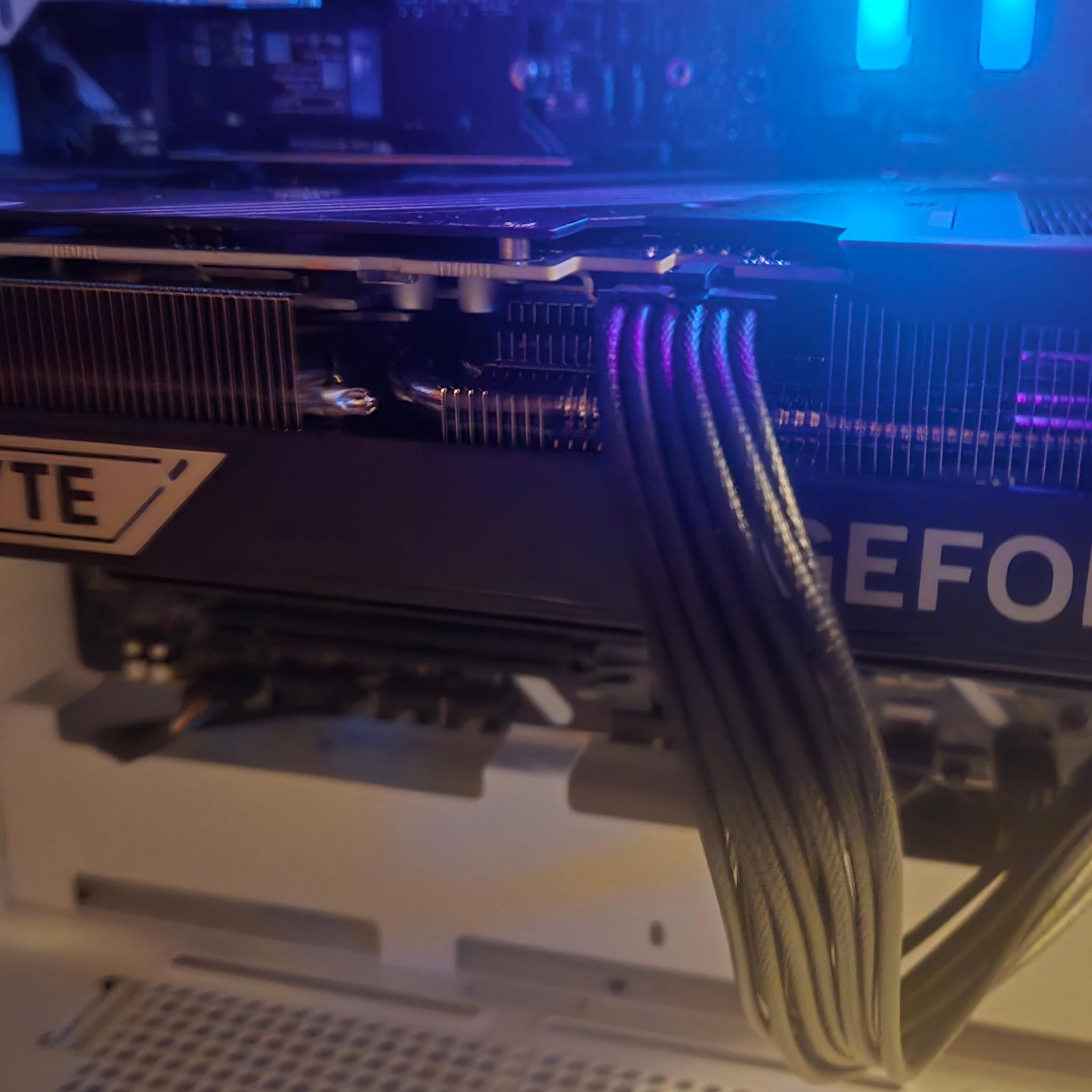 GIGABYTE GeForce RTX 5080 GAMING OC 16G