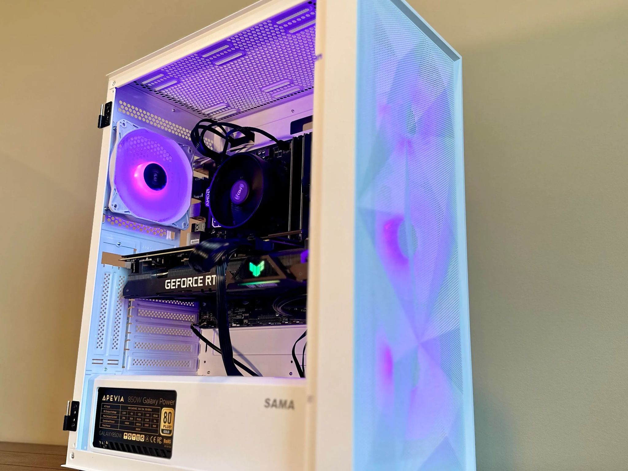 White Gaming PC | RTX 3070, Ryzen 5 5600X, 1TB SSD, 16GB 3200HMz RAM