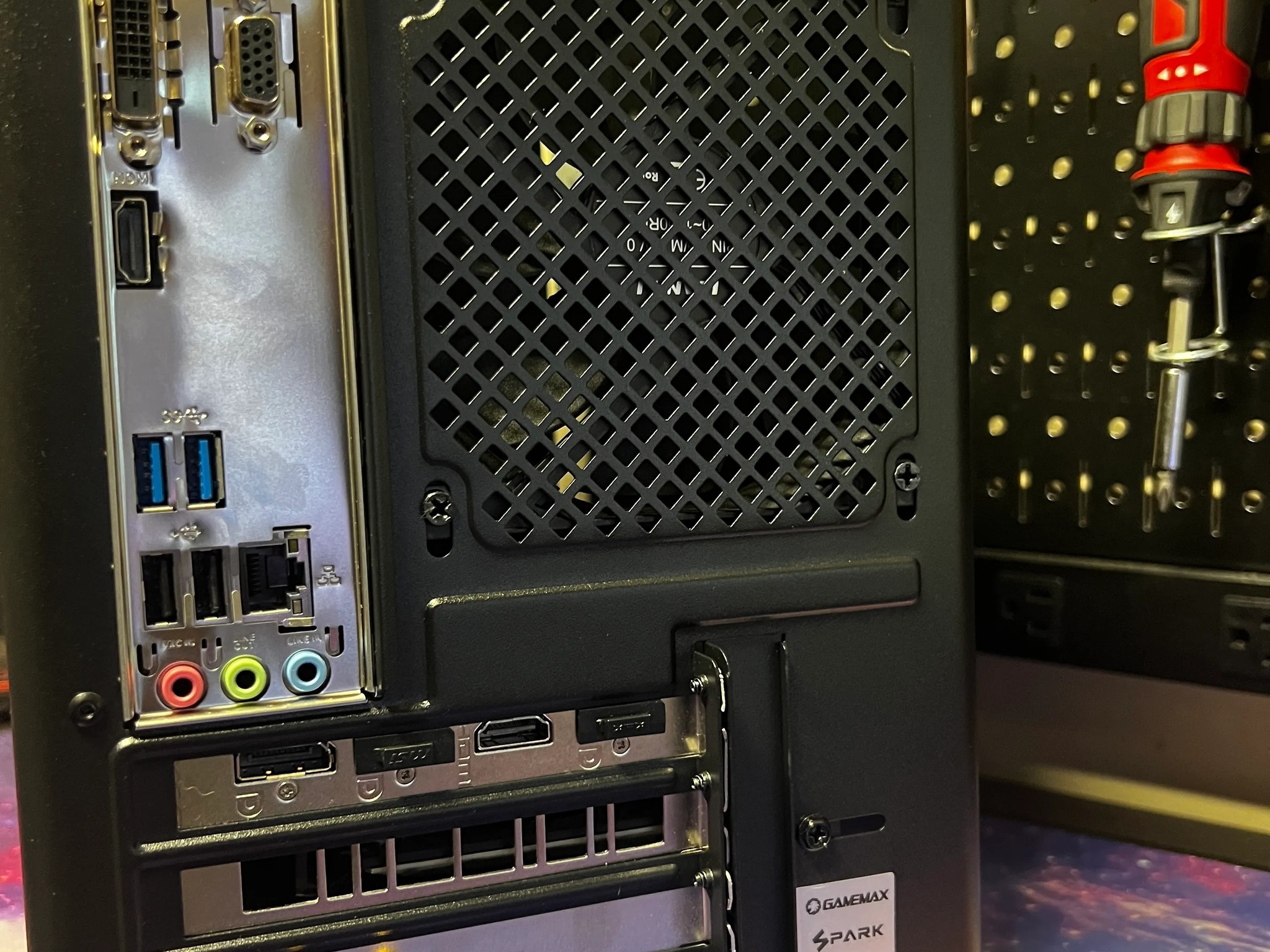 BB v6: Black Noir  || Intel i3-10100F + GTX 1660Ti