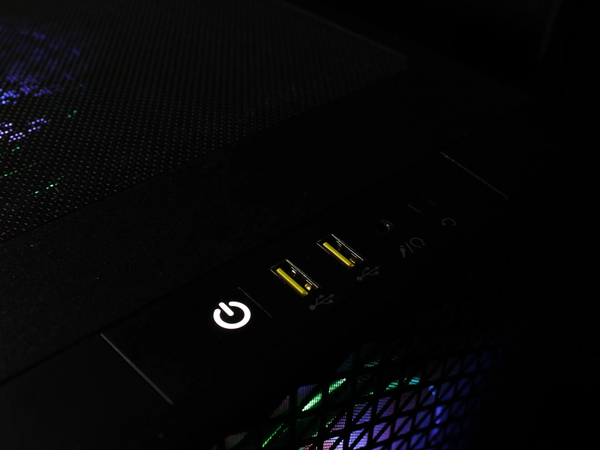 Budget RGB 1080p Gaming PC