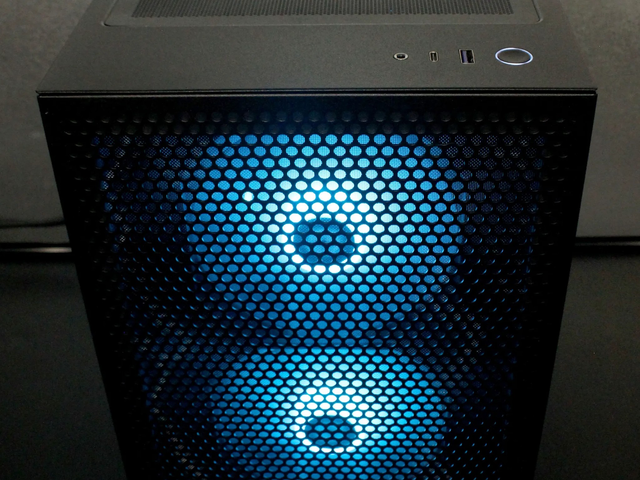 ARGB Water Cooled Gaming PC / Ryzen 5 5600X / RX 6800 16GB / 16GB DDR-4 3600 / 1TB / Windows 11 Pro