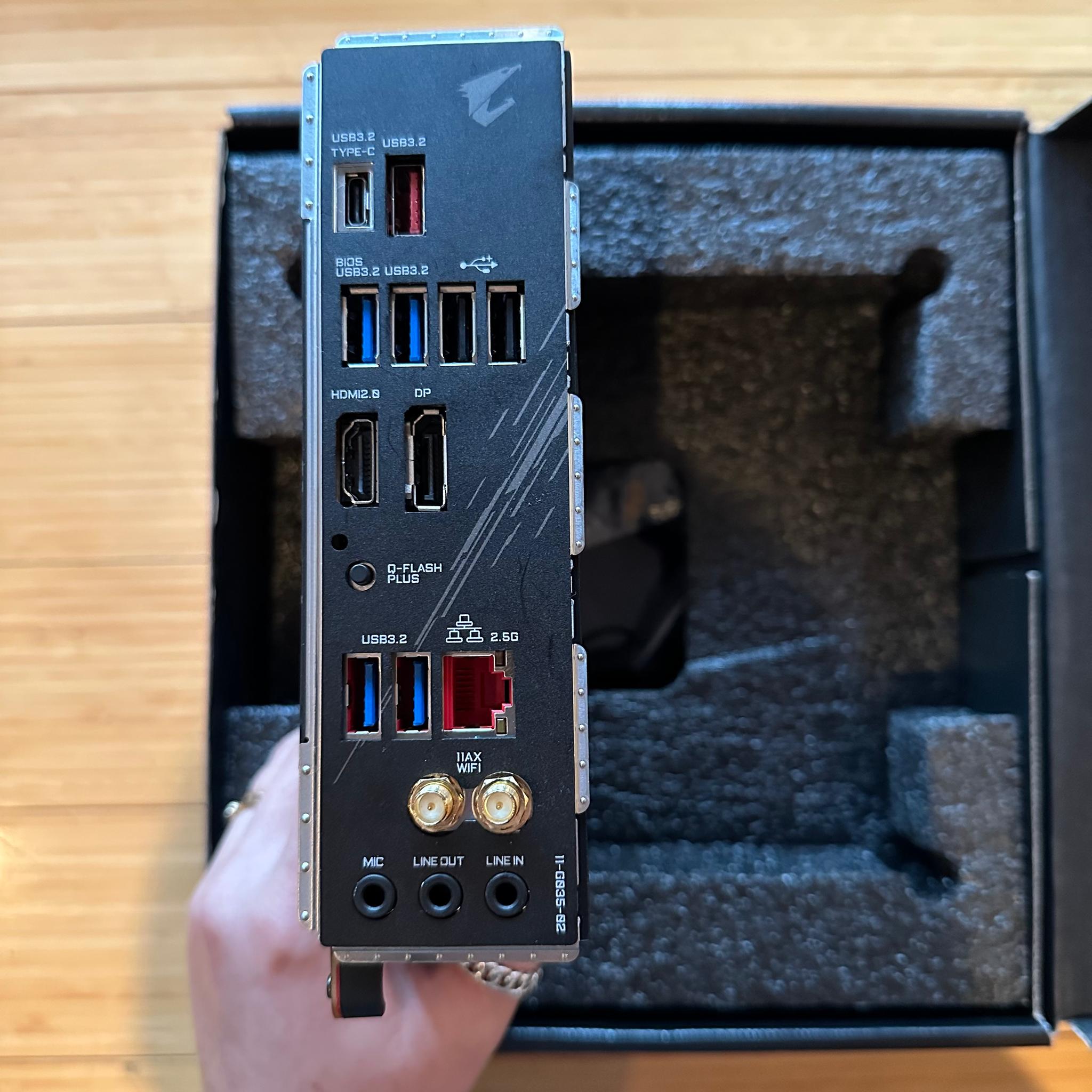 Gigabyte Z490I AORUS ULTRA Mini ITX LGA1200 Motherboard (Lightly Used, In Box)