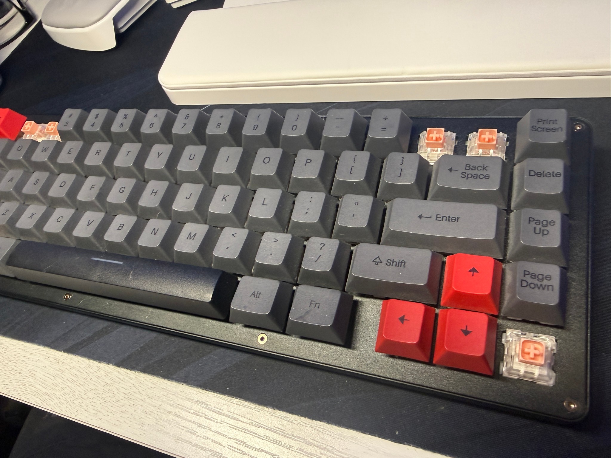 White fox Vera Keyboard . * Fully Functional.
