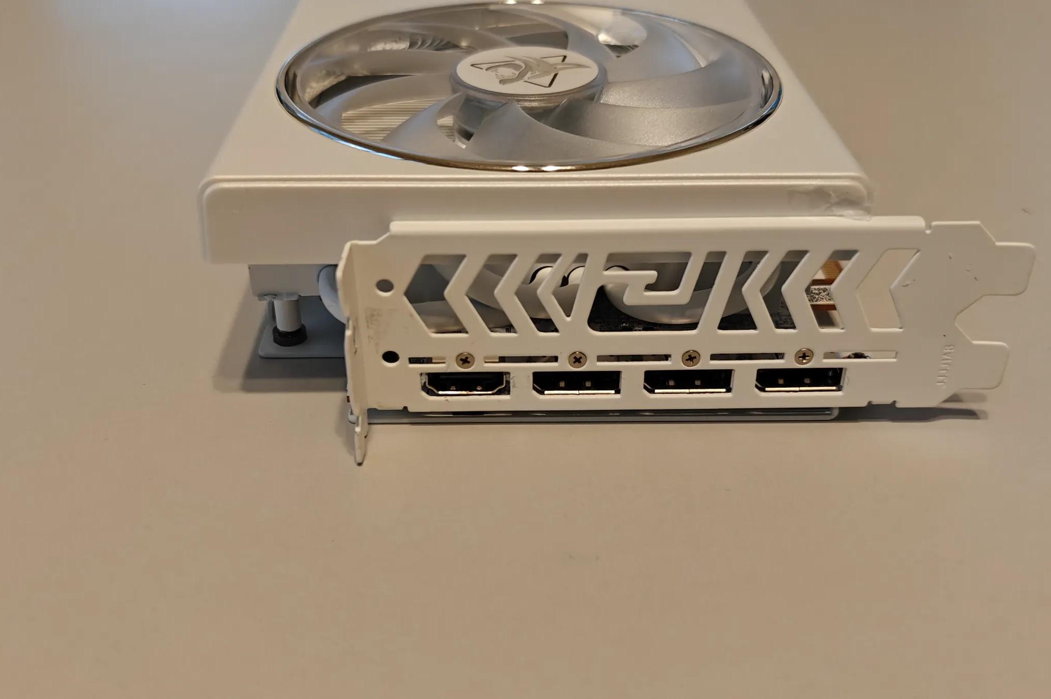 PowerColor Radeon RX 7800 XT HellHound Spectral White 16GB GDDR6