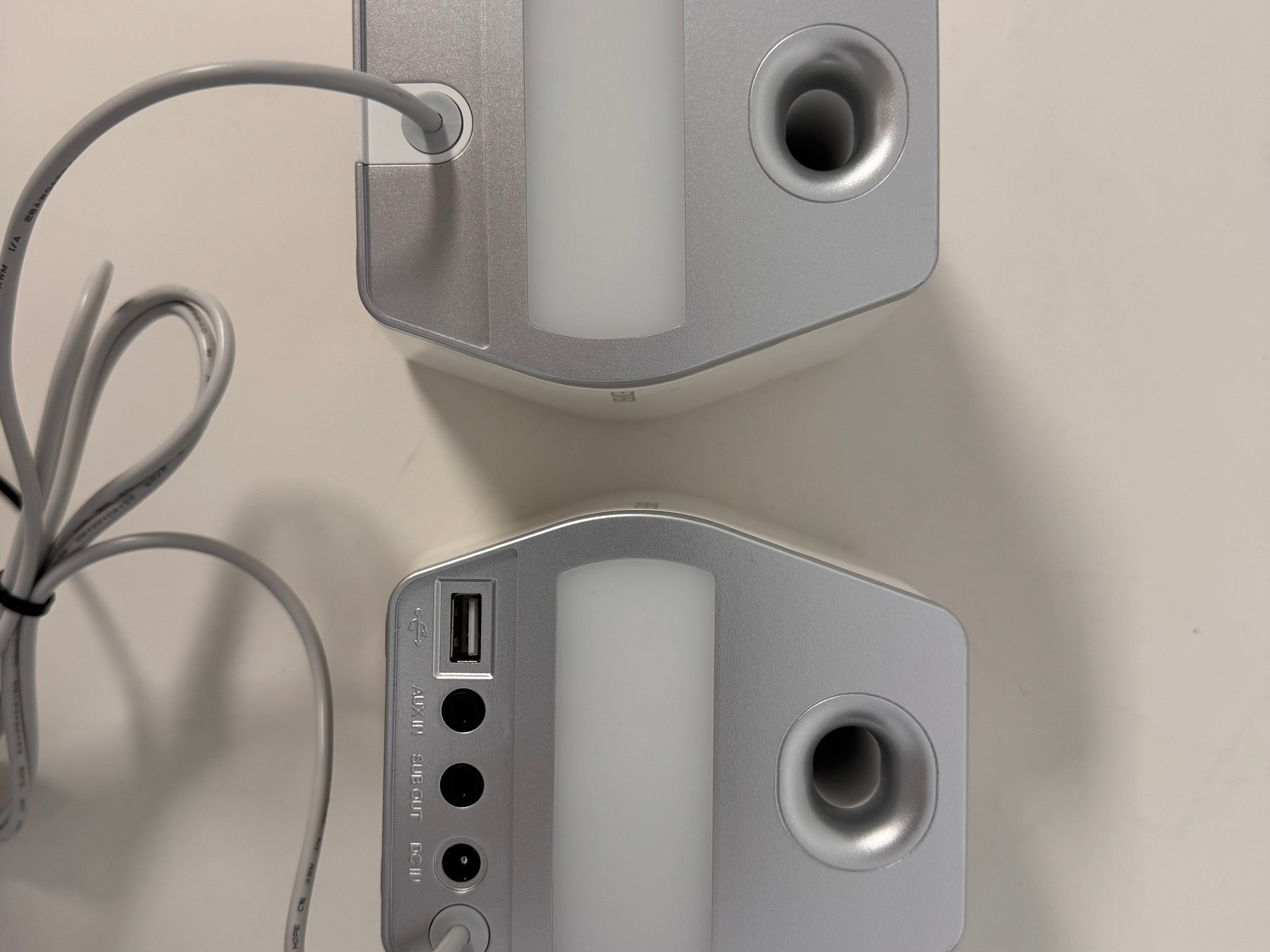 White Edifier G2000 Speakers
