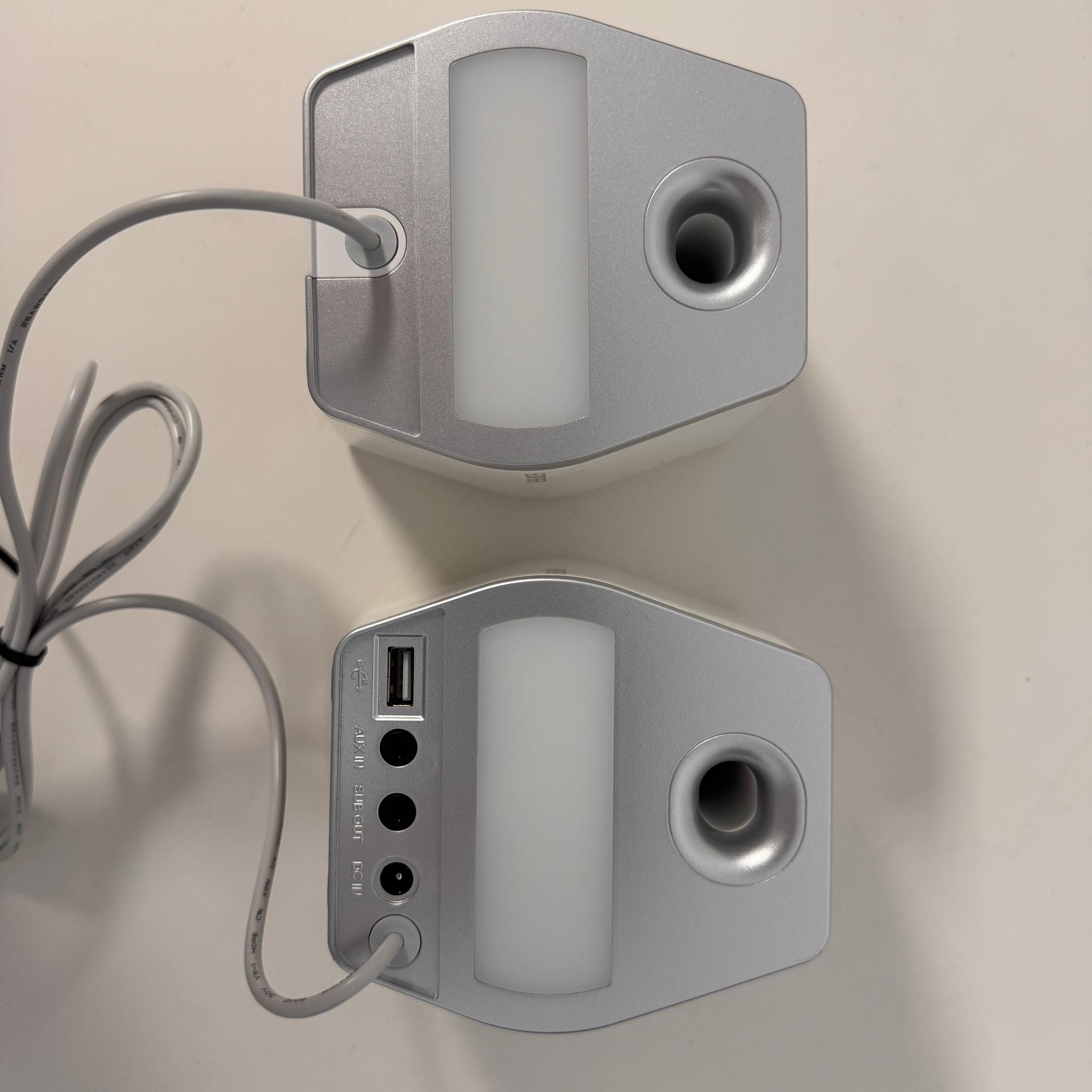 White Edifier G2000 Speakers