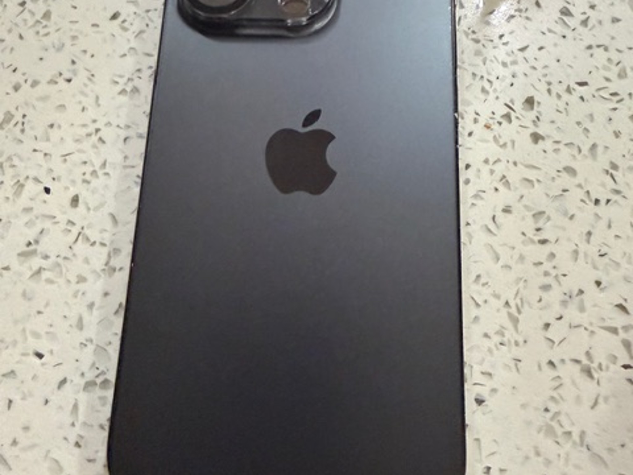 Apple Iphone 15 Pro Unlocked 128 GB Black Titanium Color.