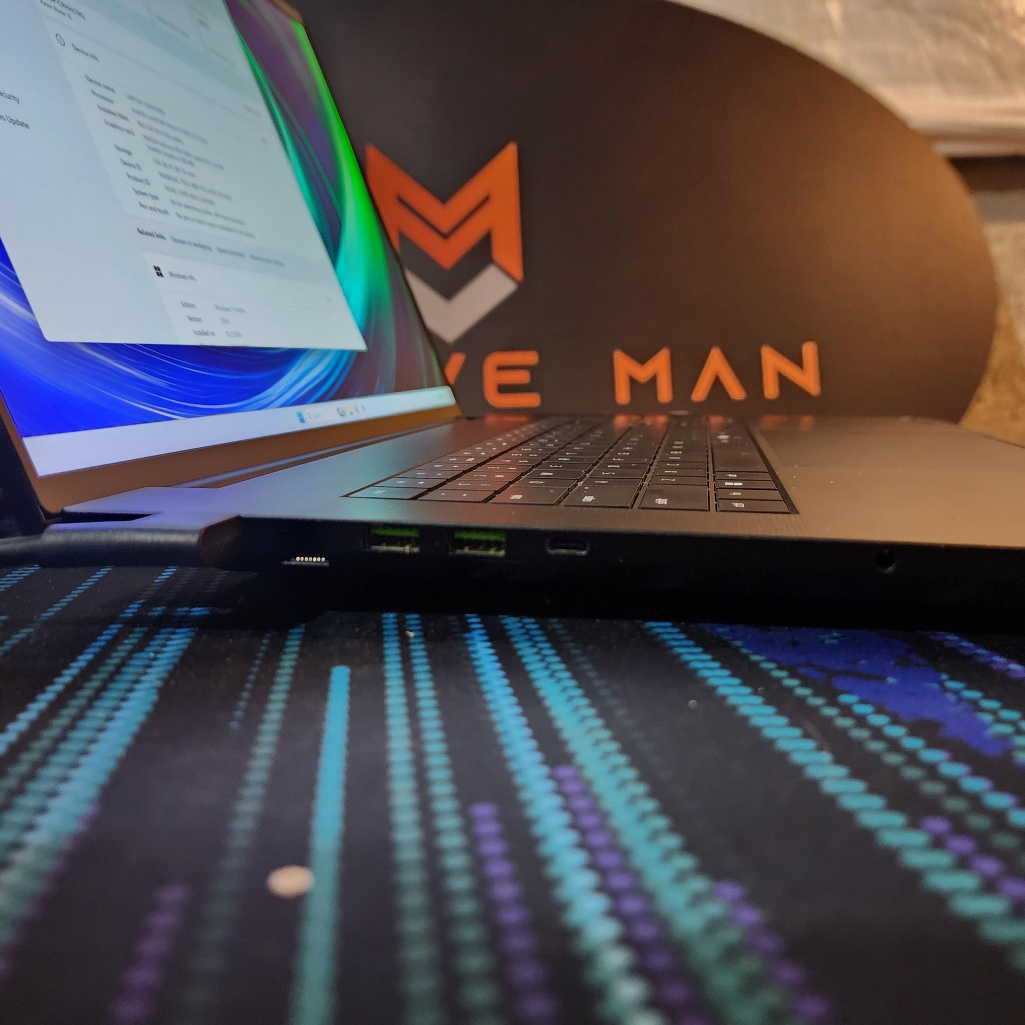 RTX 5090 / Intel Core Ultra 9 275HX / 96GB DDR5 RAM / 2TB NVMe