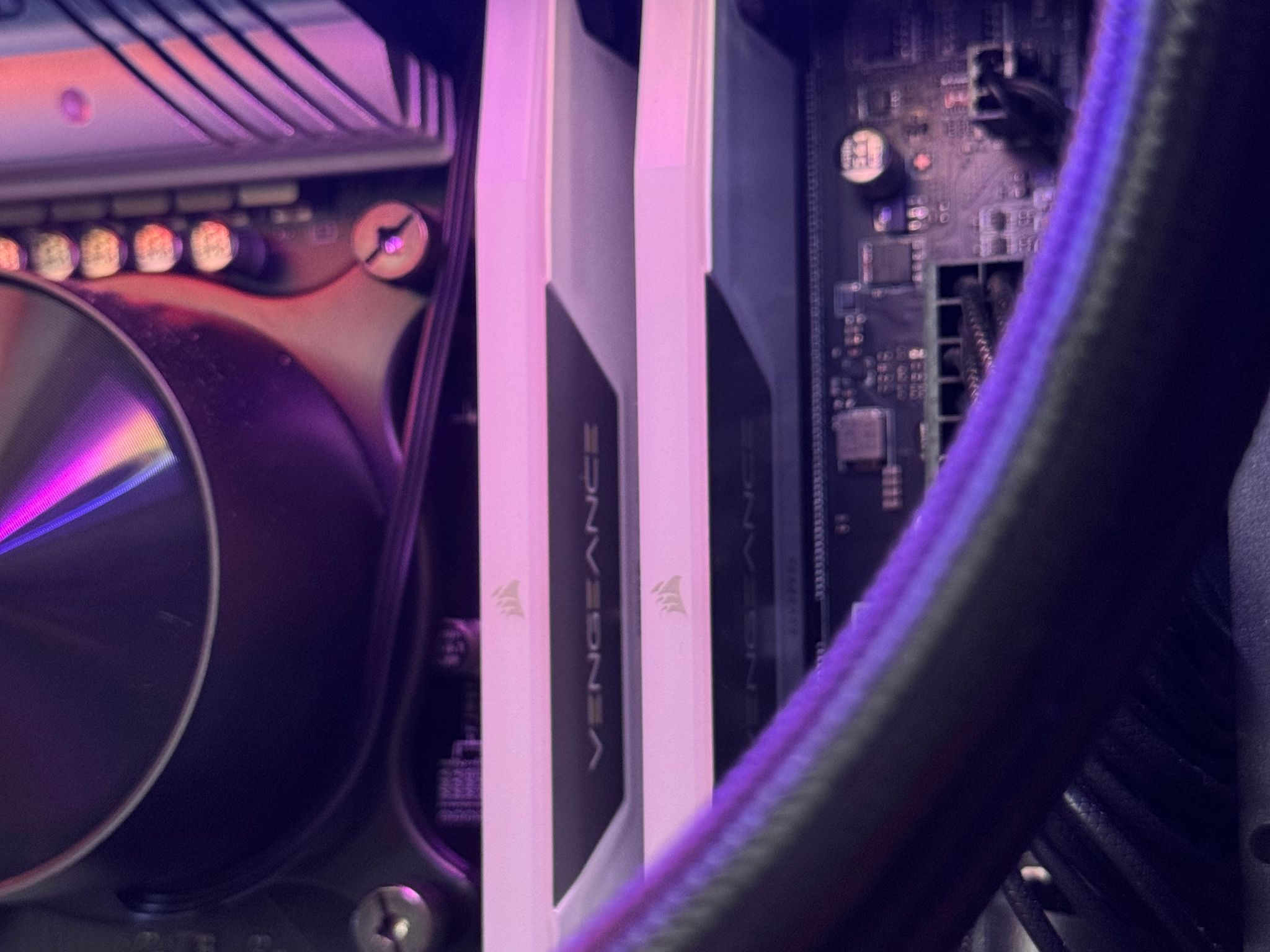 On Sale🔥! 9070 16GB - 32GB DDR5 🔥