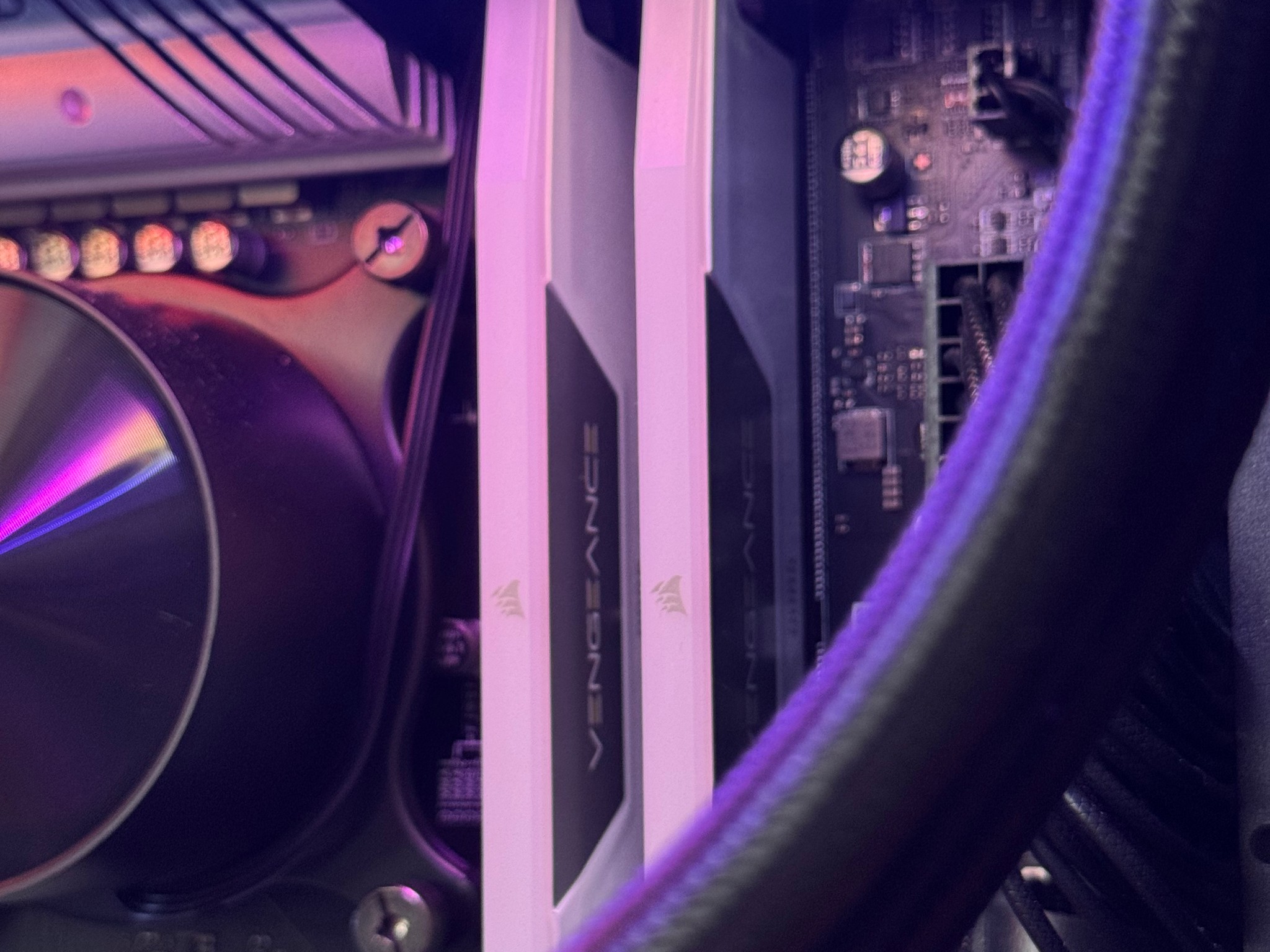 On Sale🔥! 9070 16GB - 32GB DDR5 🔥