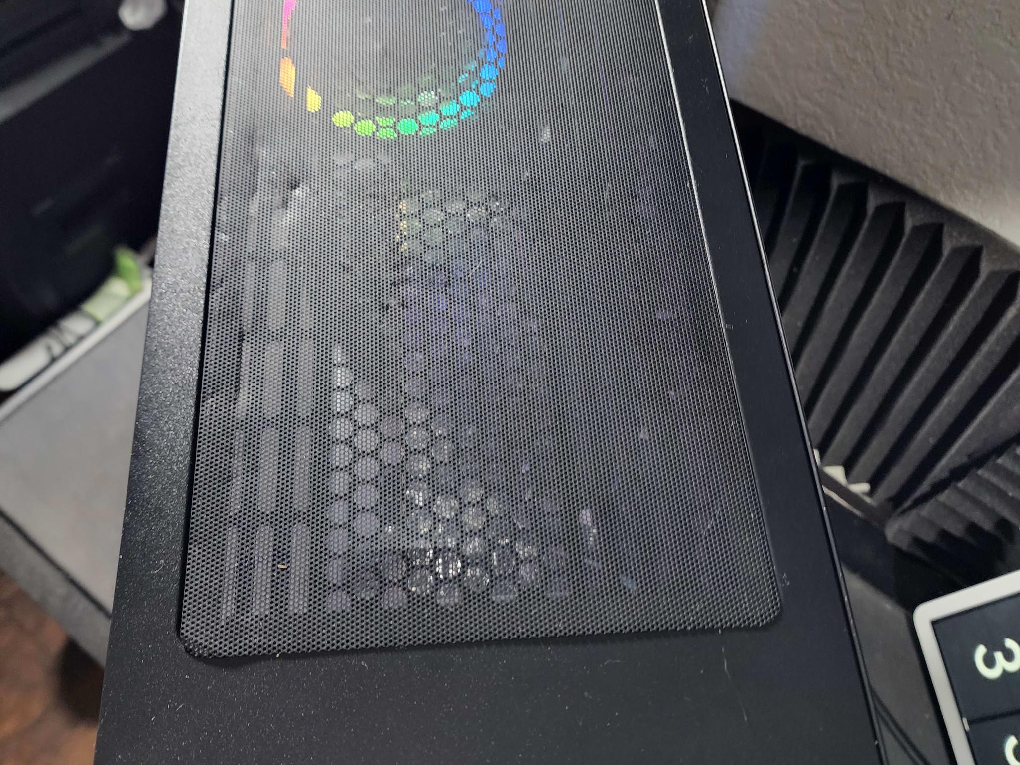 DarkLight - i3 10100F GTX 1070 250GB SSD