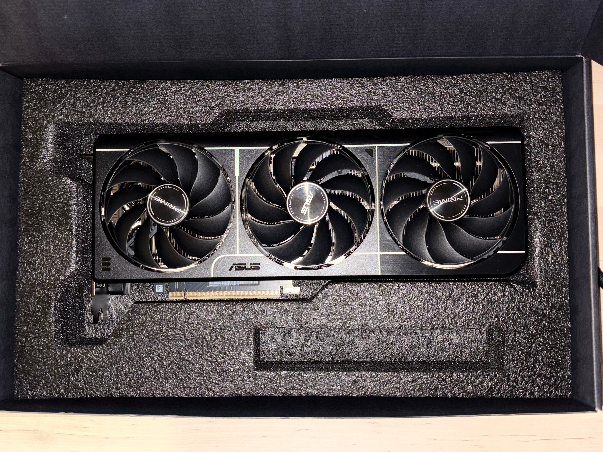 NEW NVIDIA GeForce RTX 5060 Ti 8GB | ASUS