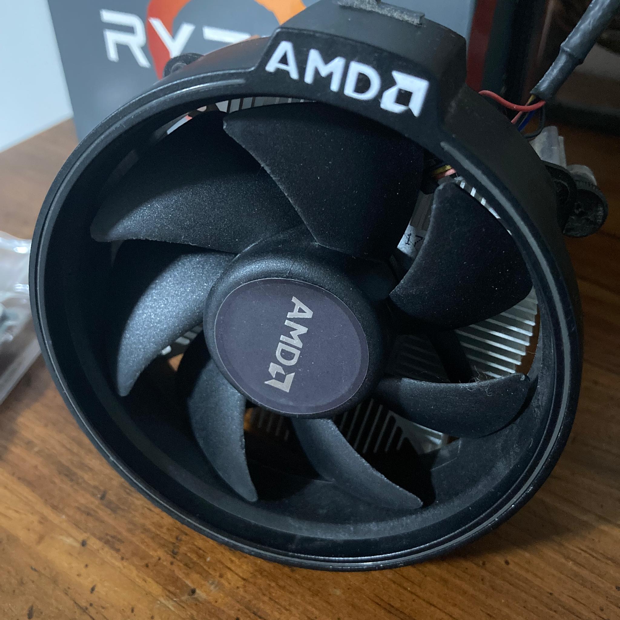 AMD Ryzen 7 1700 8c16t 3Ghz base 3.7Ghz boost
