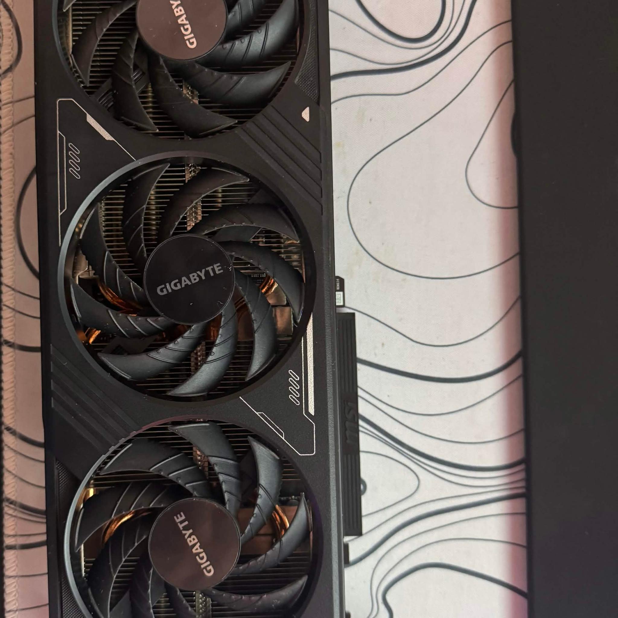 GIGABYTE GeForce RTX 5070 WINDFORCE OC SFF 12G