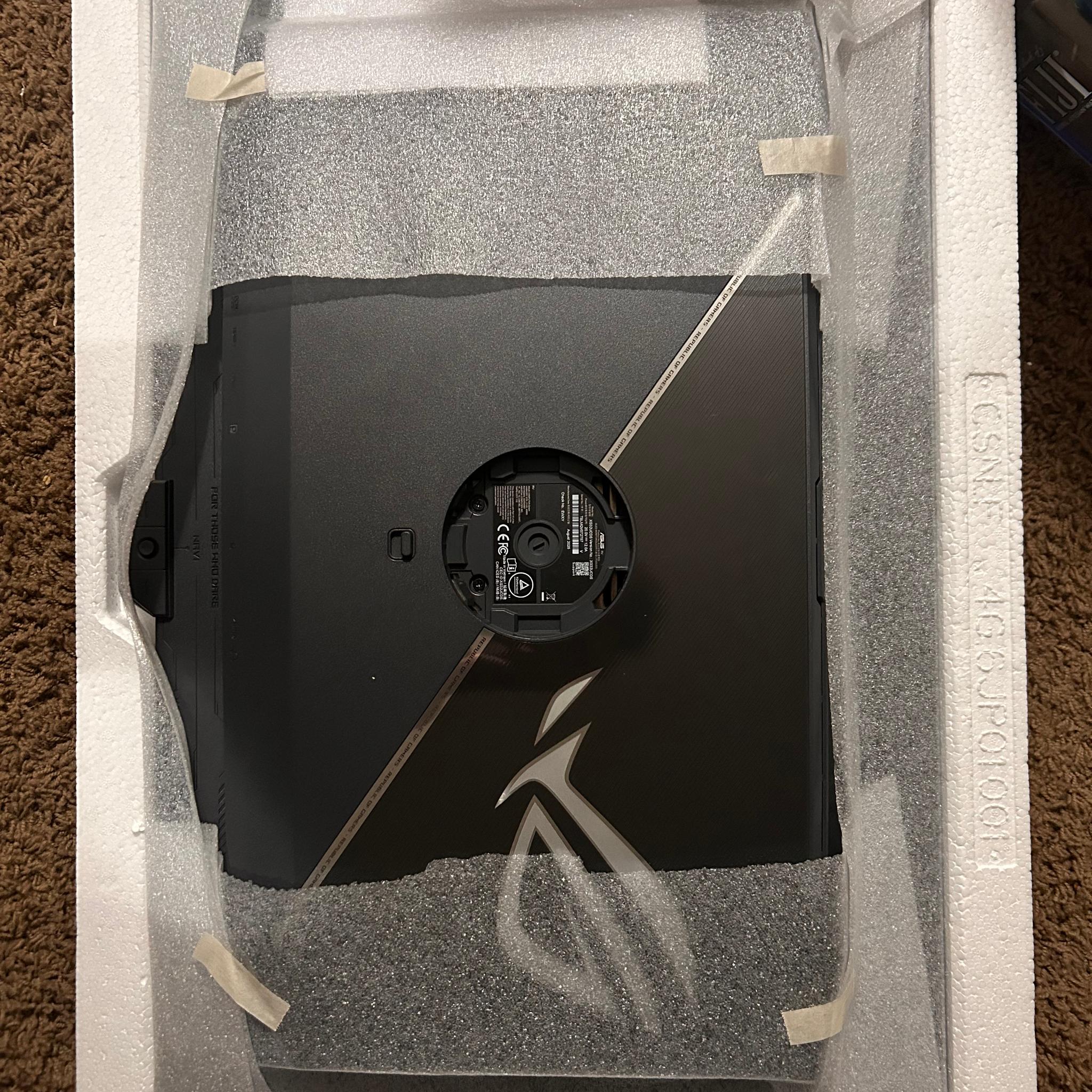 ASUS ROG Strix QD-OLED 32" 4K (3840 x 2160) 165Hz Gaming Monitor (XG32UCDS)