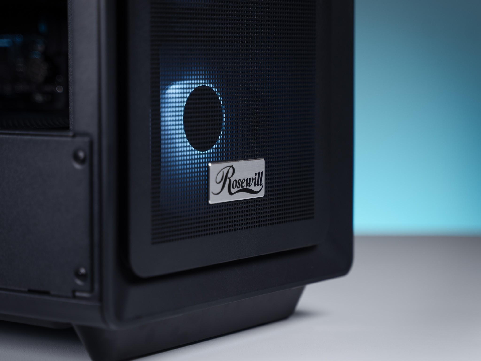 “Fractusform” RX 9070 Ryzen 7 8700F 2TB 32GB Windows 11 Gaming PC Powerhouse