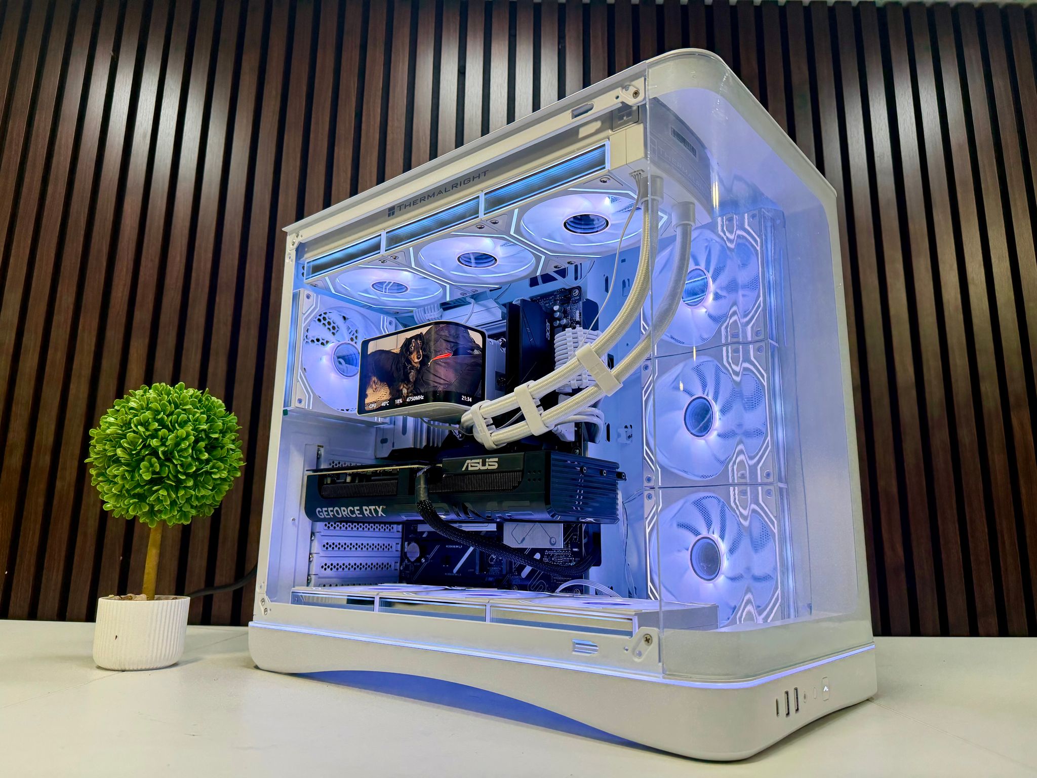 RTX 5090 | Ryzen 9800X3D | 64GB DDR5 | 2TB M.2 | 1000 Watt Gold PSU | LCD AIO