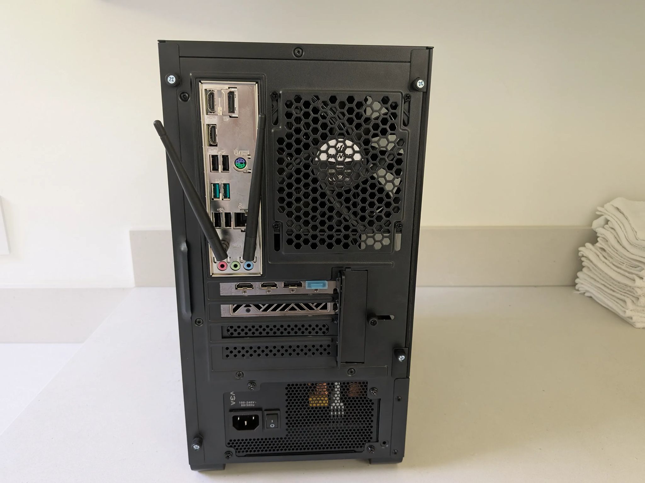 Walnut Wood RX 9070 PC - Intel Core i5 13th Gen, AMD Radeon RX 9070, 32 GB RAM, 4 TB SSD