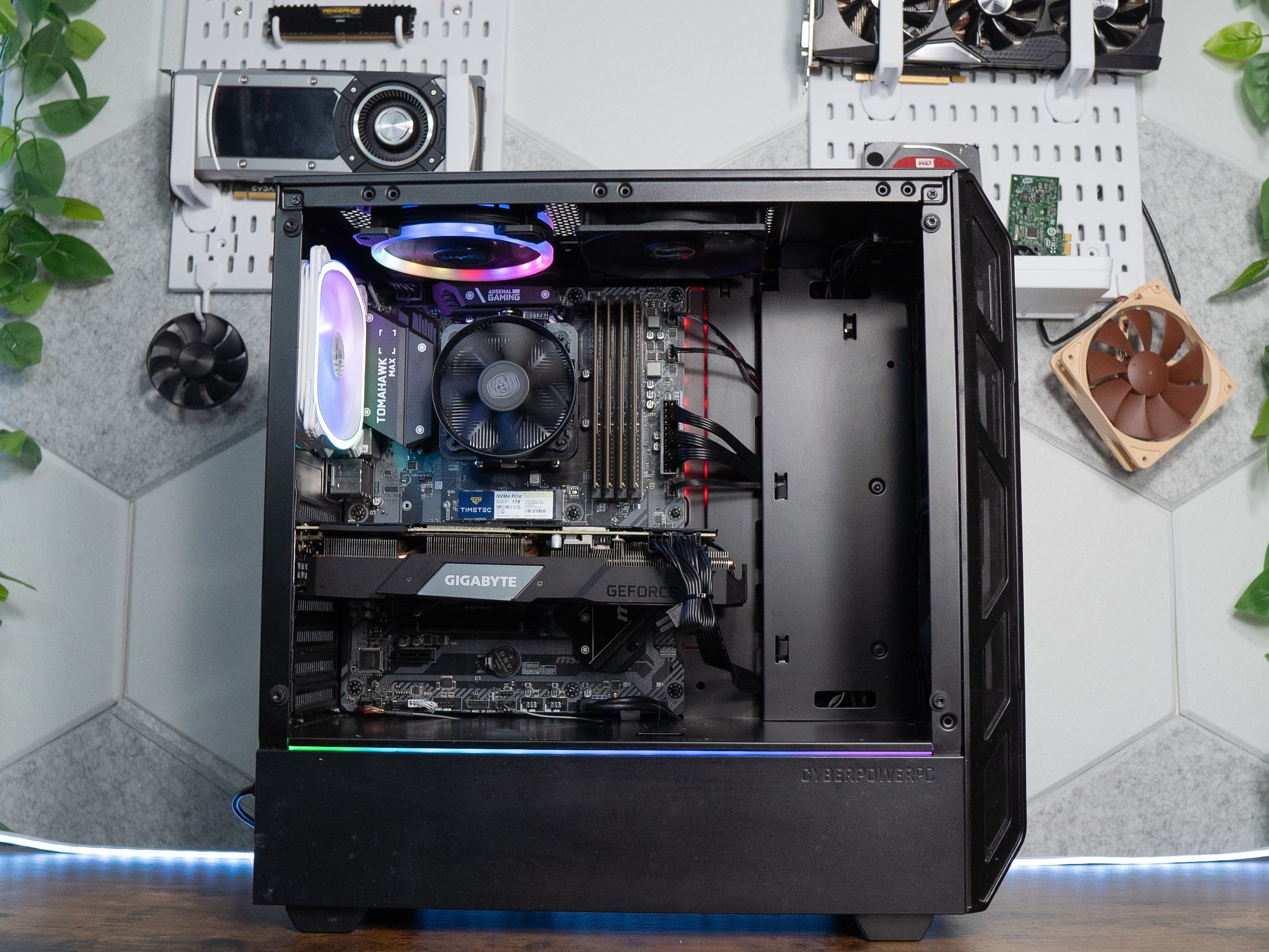 🍬🛸 | Gigabyte RTX 2080 SUPER 8GB | RYZEN 7 2700X | 32GB DDR4 RAM | 2.5TB | CyberPowerPC