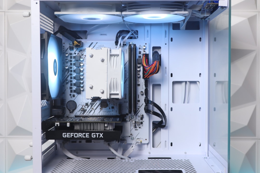 ⚪️⚫️ | Ryzen 5 2400G + GTX 1650 4GB | 16GB - WiFi INCLUDED | Jawa