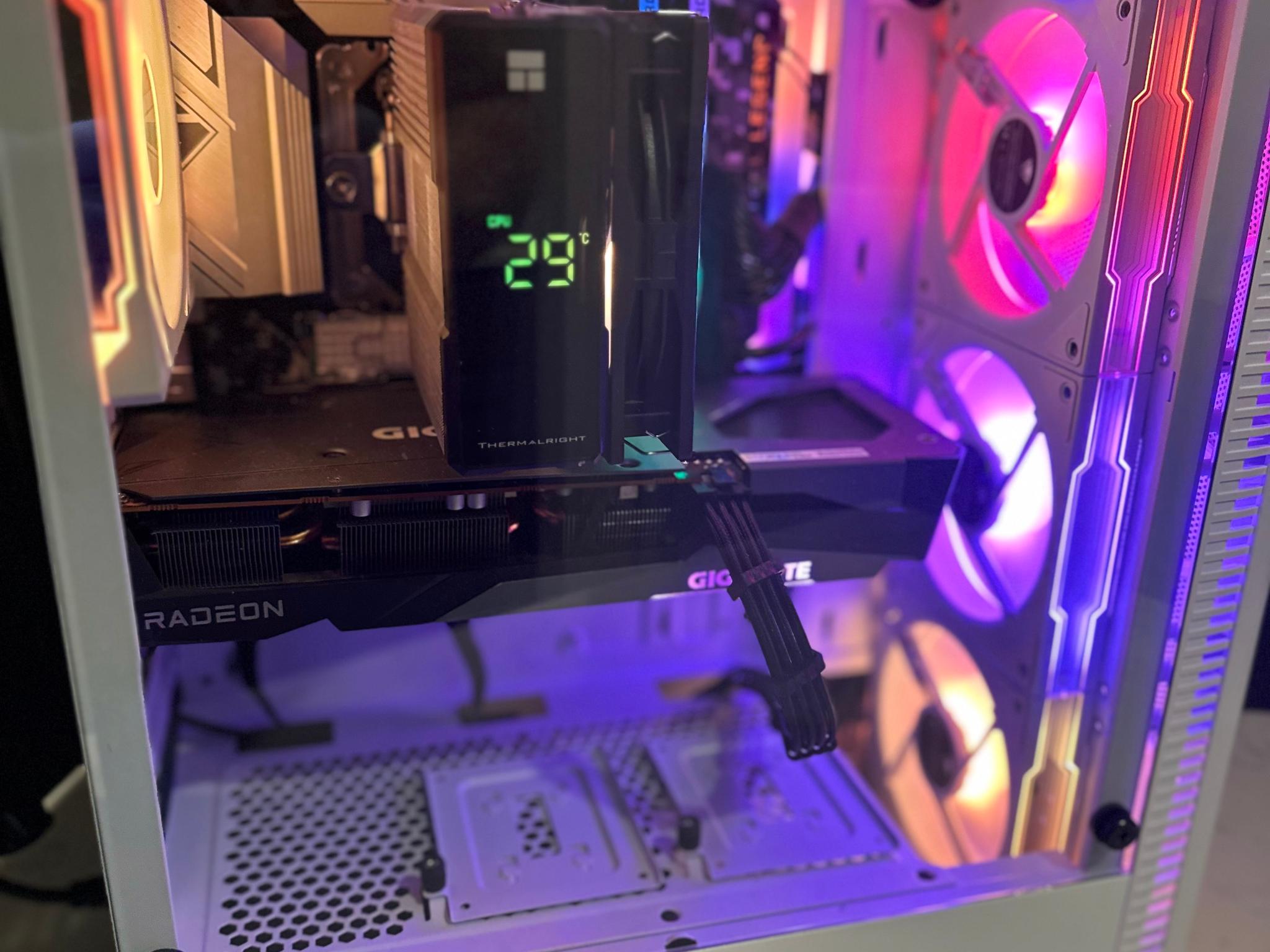 Intel Core i5-10500 - Radeon RX 7600 - Mid Tower Gaming PC White - 512GB M.2, 3TB SATA