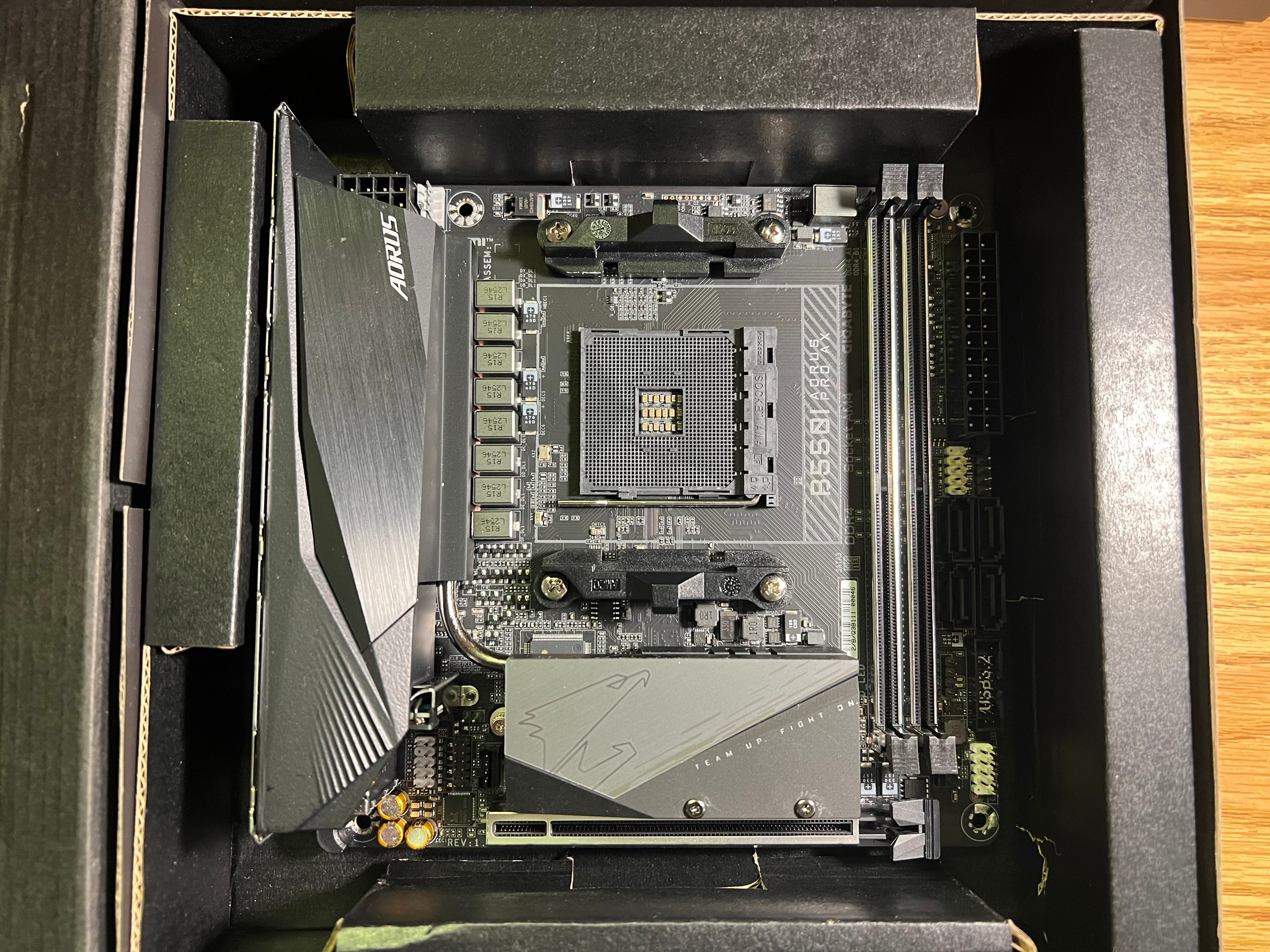 GIGABYTE B550I AORUS PRO AX AMD AM4 ITX Motherboard