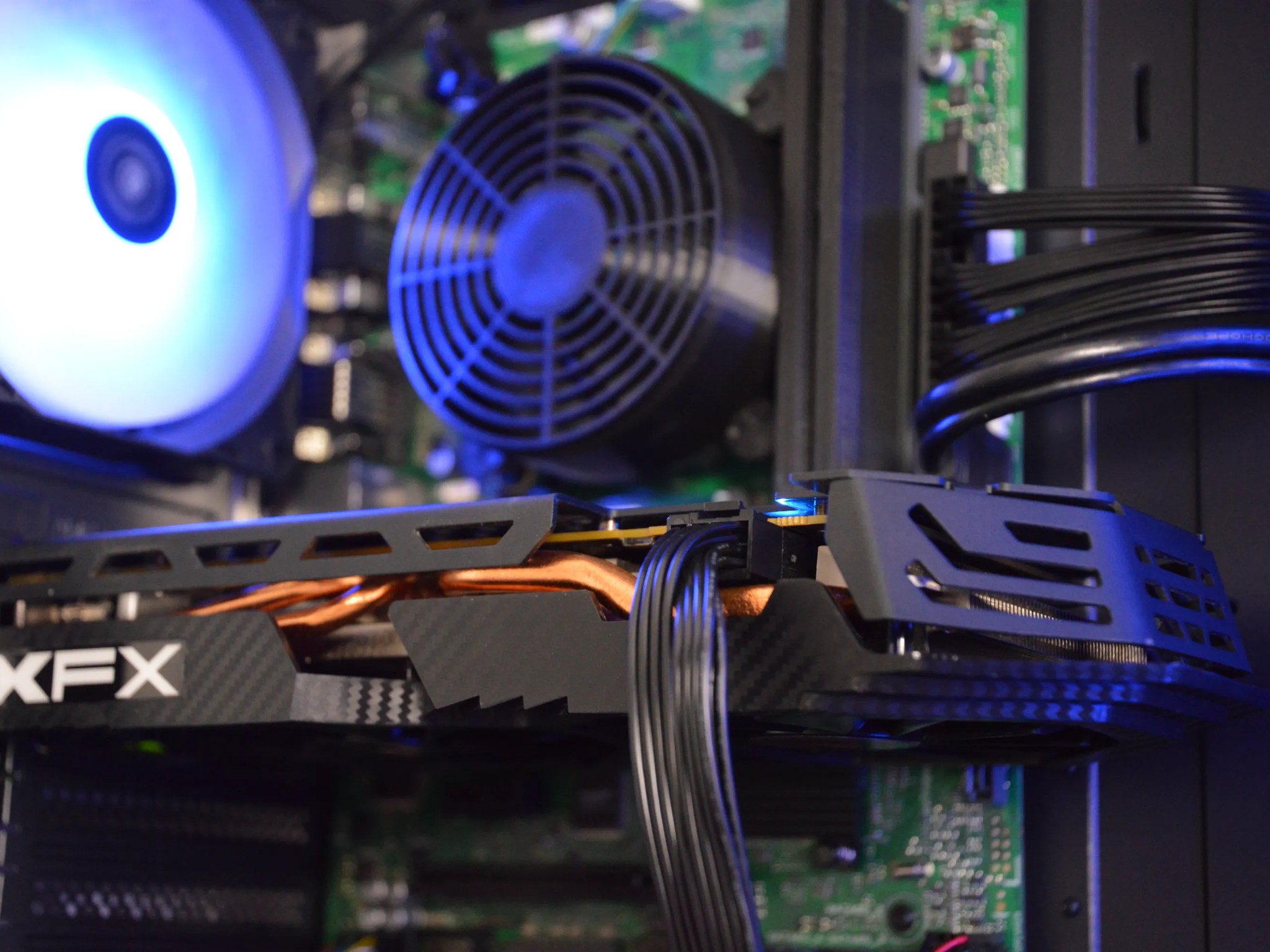 🌎🌎| RX 580 8GB | INTEL i5 8400 | 16GB DDR4 RAM | 512GB NVME SSD | Tropical Falls |